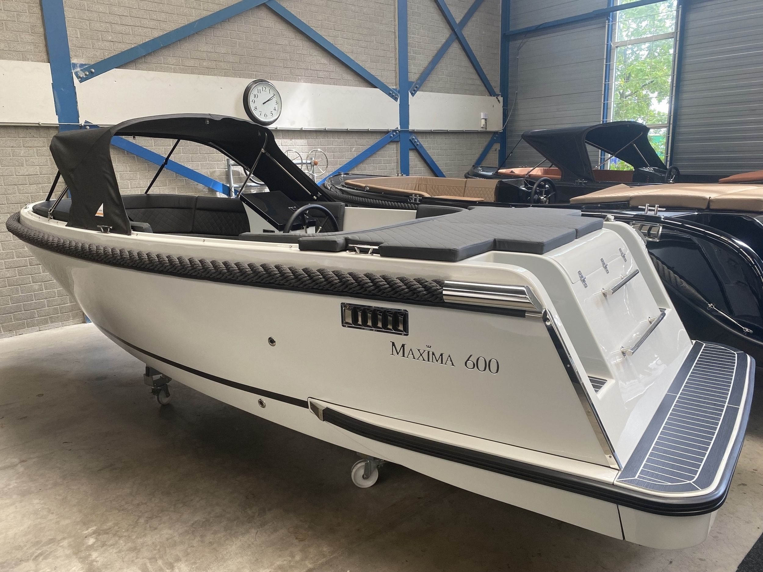 Maxima Boats 600