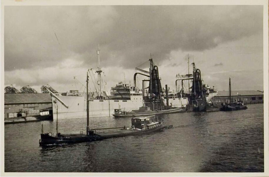 Luxe Motor Elizabeth III 42.46 casco