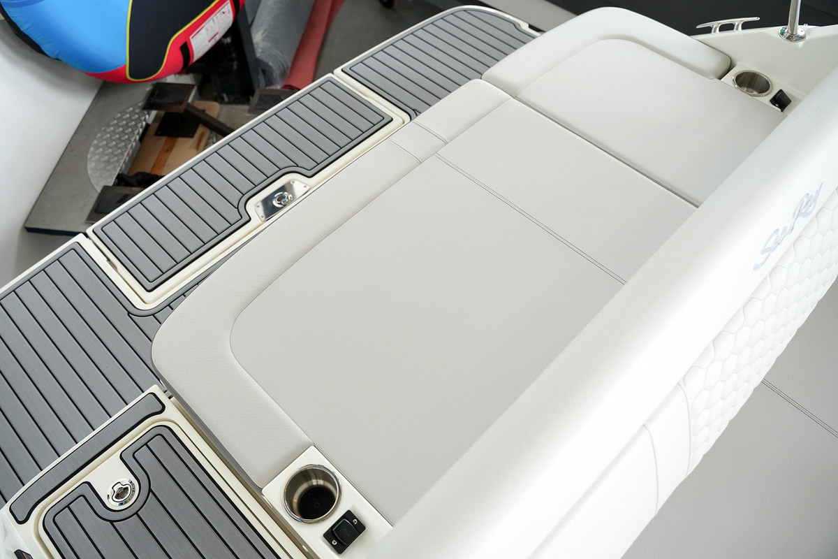 Sea Ray SDX 250