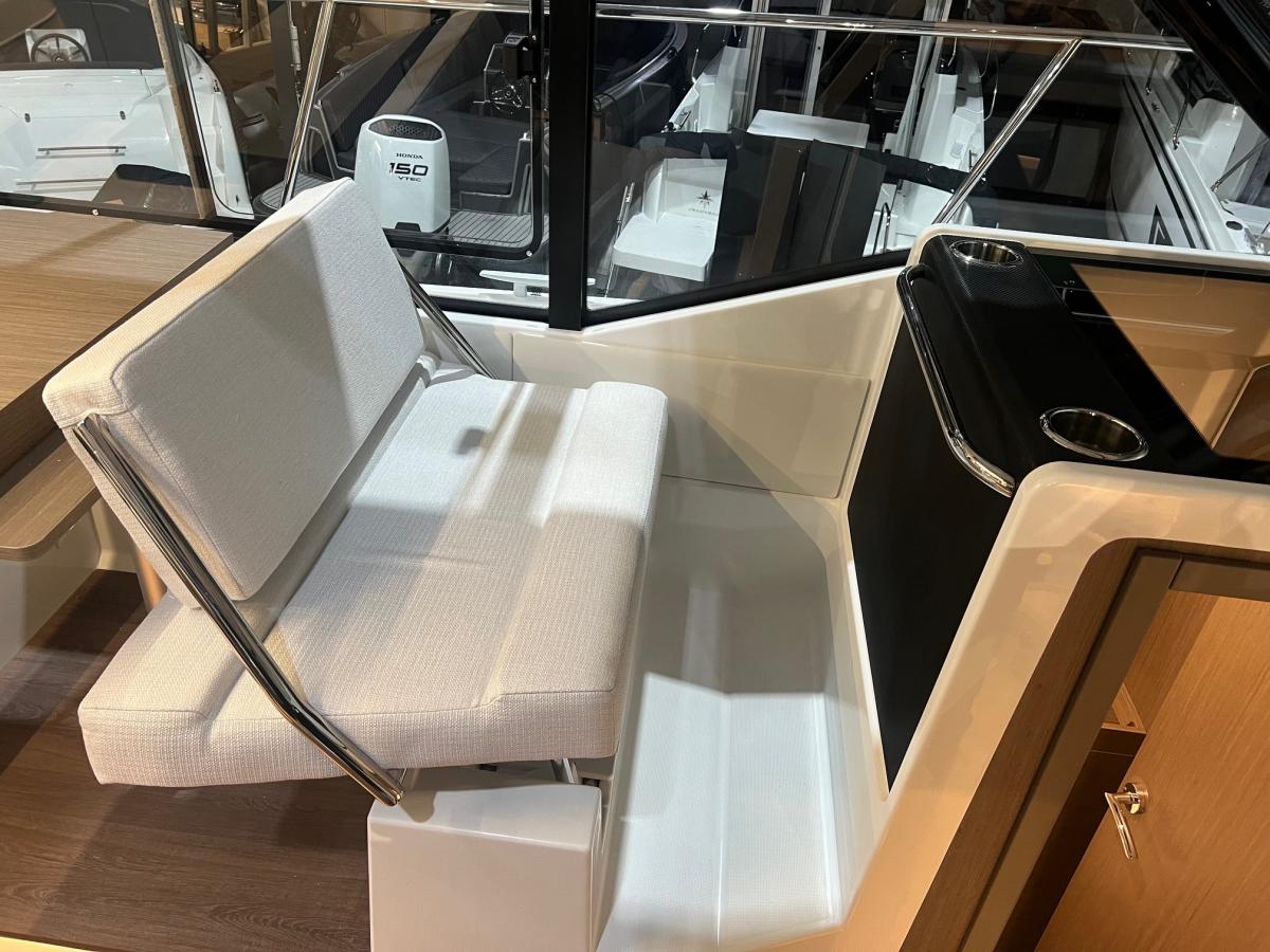Jeanneau Merry Fisher 895 serie 2. Dit schip is aanwezig op de Yamaha stand van hiswa te water 2026.