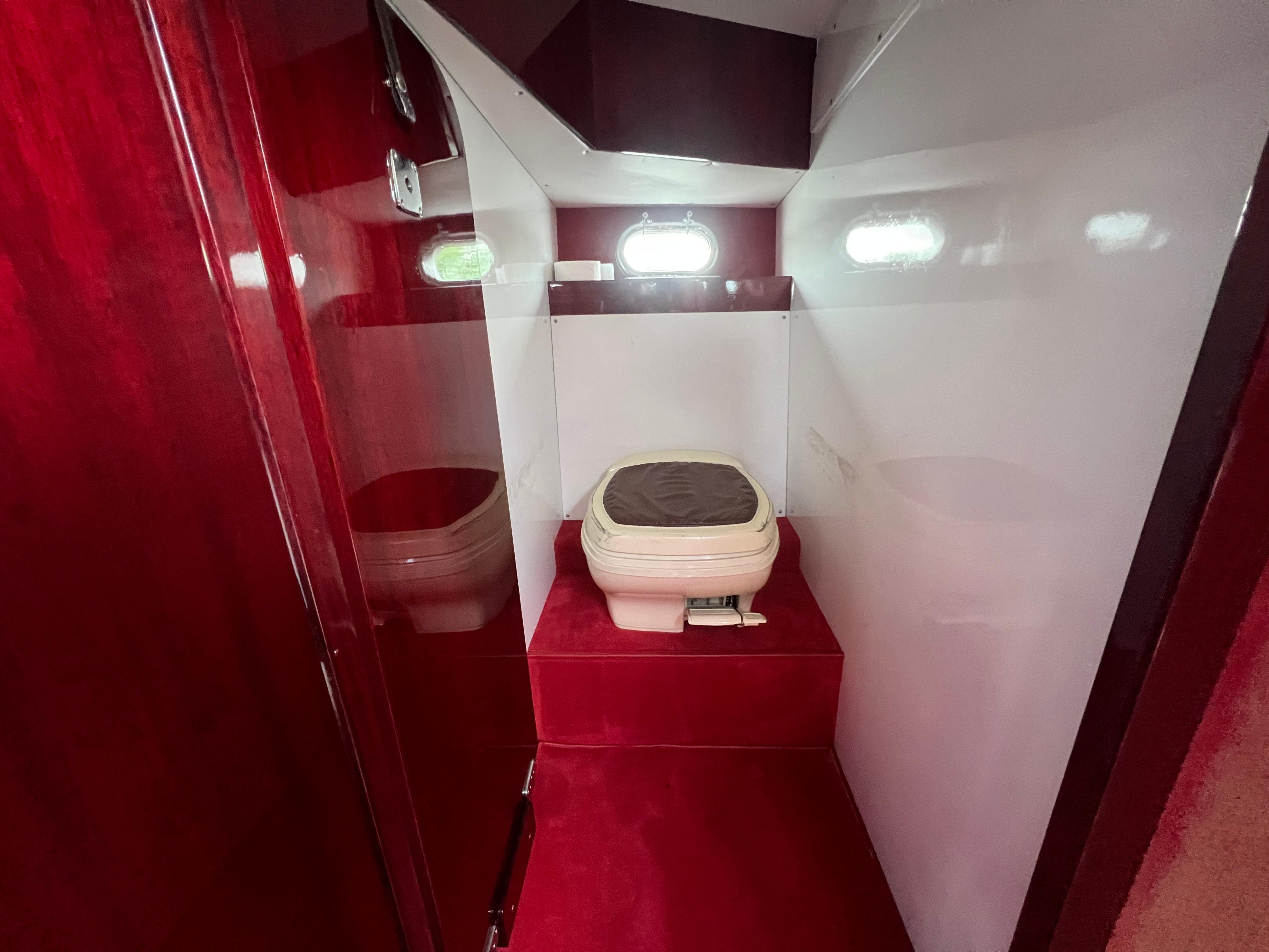 Boesch 850 Runabout Deluxe