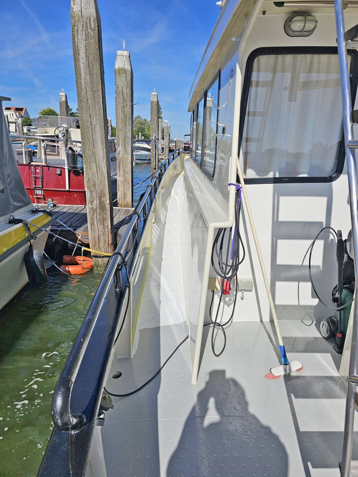 ex Patrouille vaartuig / Varend Woonschip 18.26 met UBC