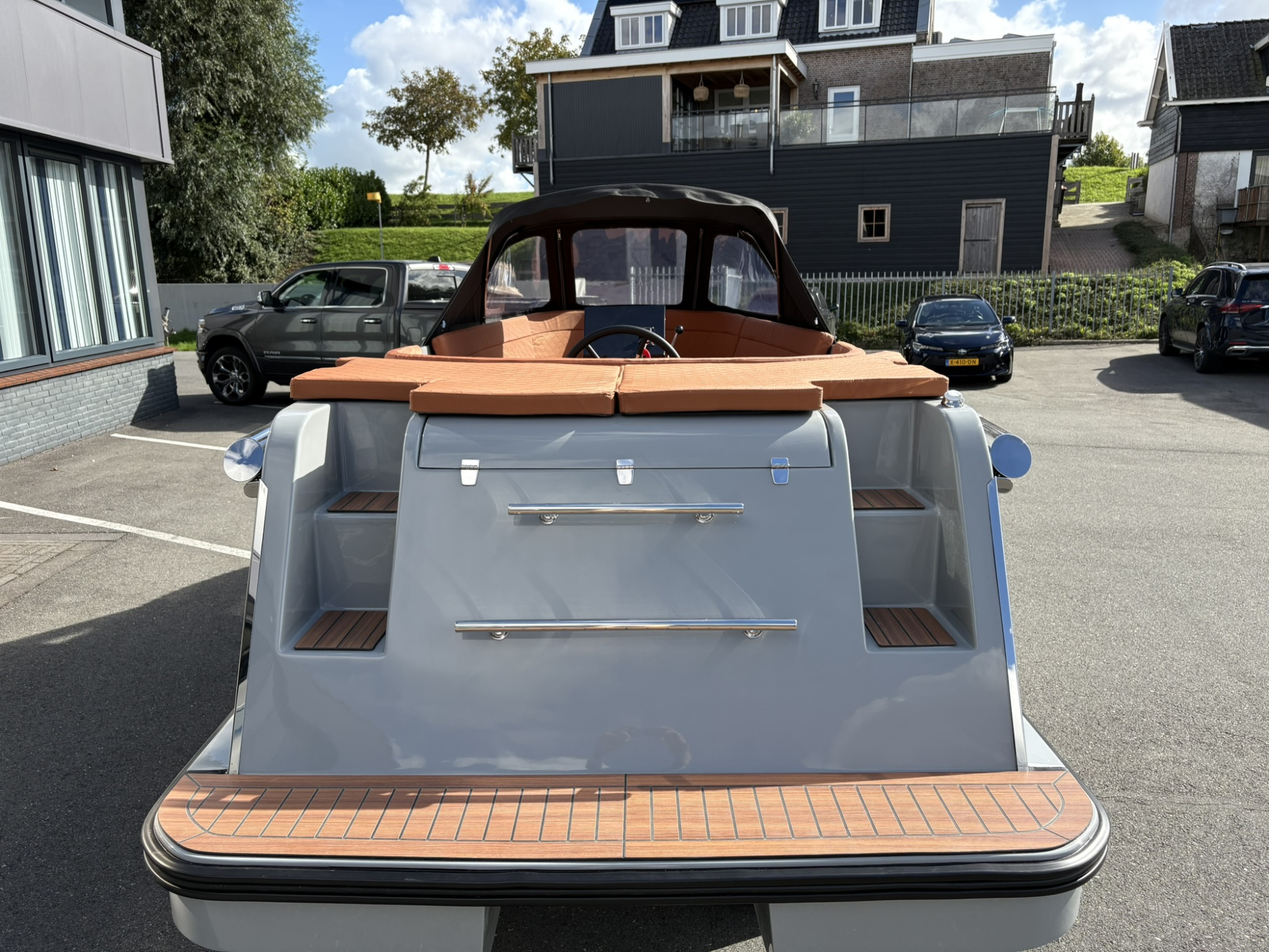 Maxima Boats 600 in verkeersgrijs (RAL 7042) op voorraad!