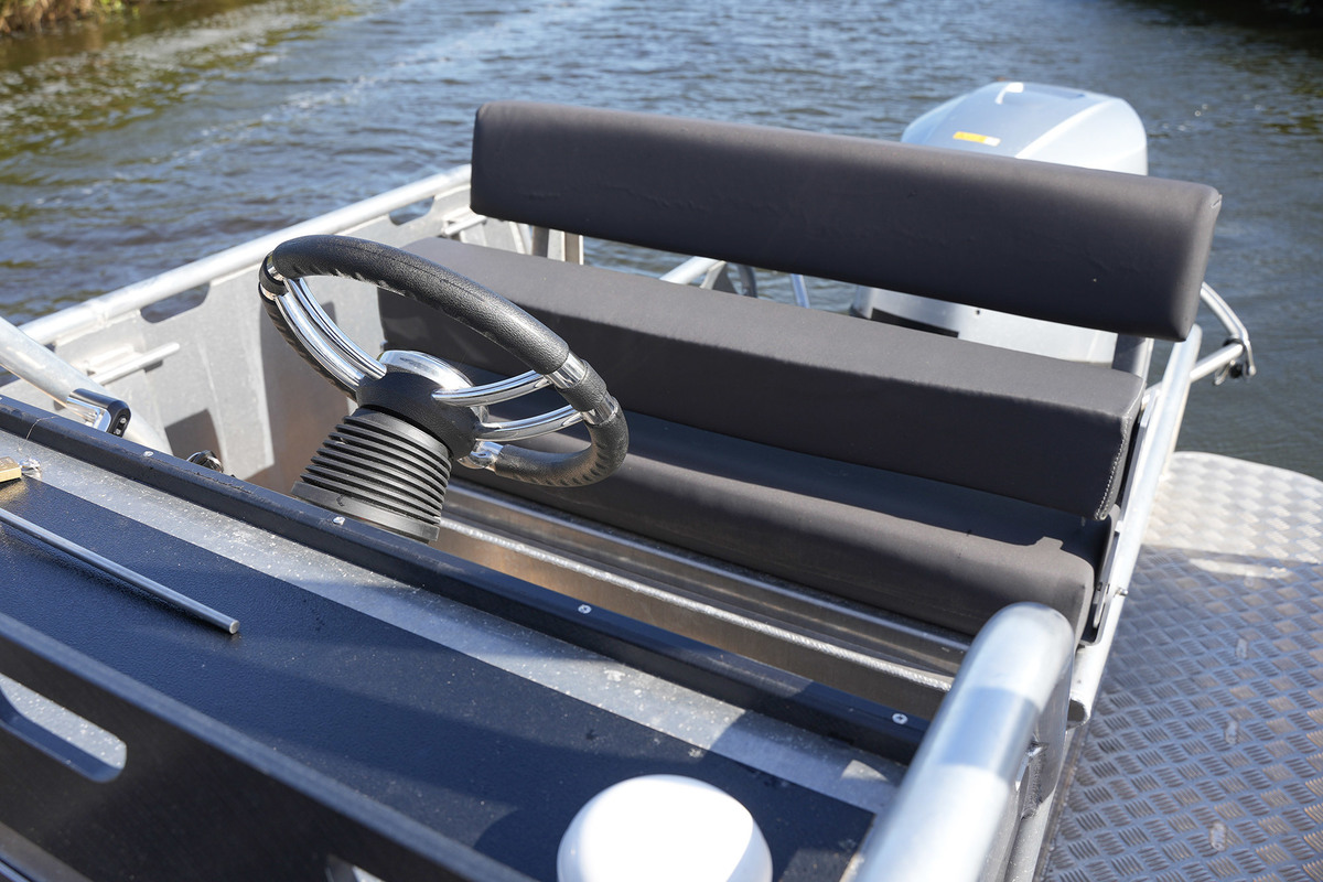 Dock Steel 650