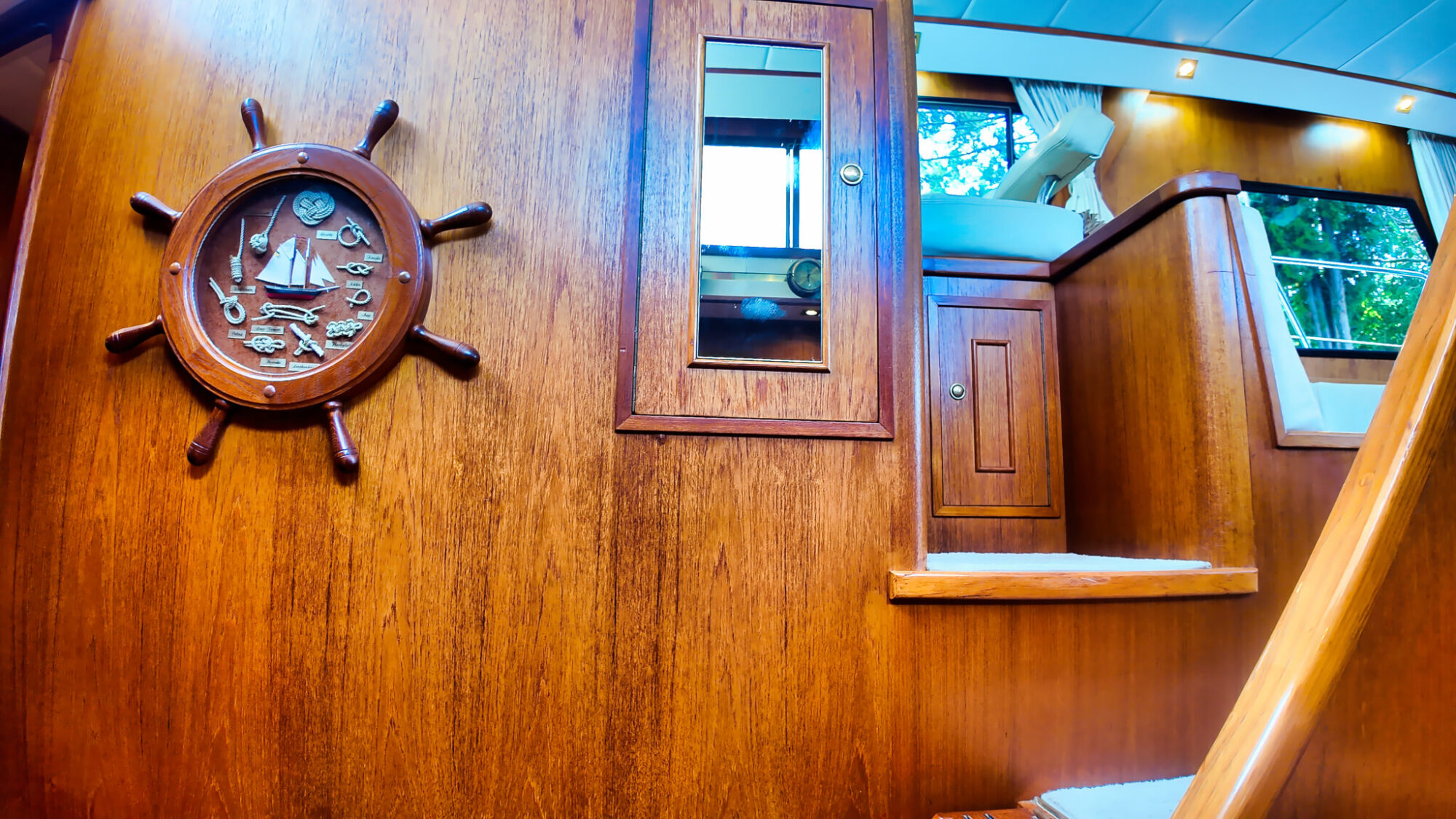 Neptunus 138 / 46 Flybridge Sedan