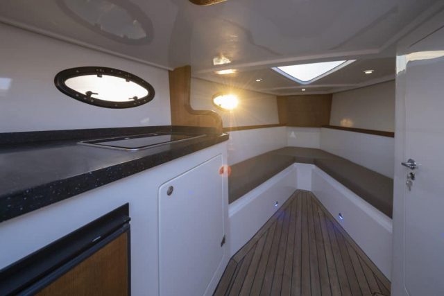 Outlaw 999 tender DE GROOTSTE SLOEPENSHOWROOM VAN NEDERLAND