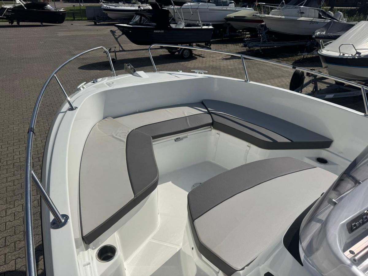 Jeanneau Cap Camarat 6.5 CC Serie 3