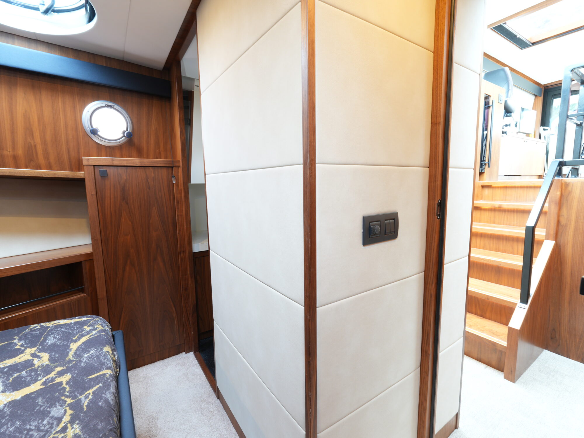 Van den Hoven Executive 15.00 MK II