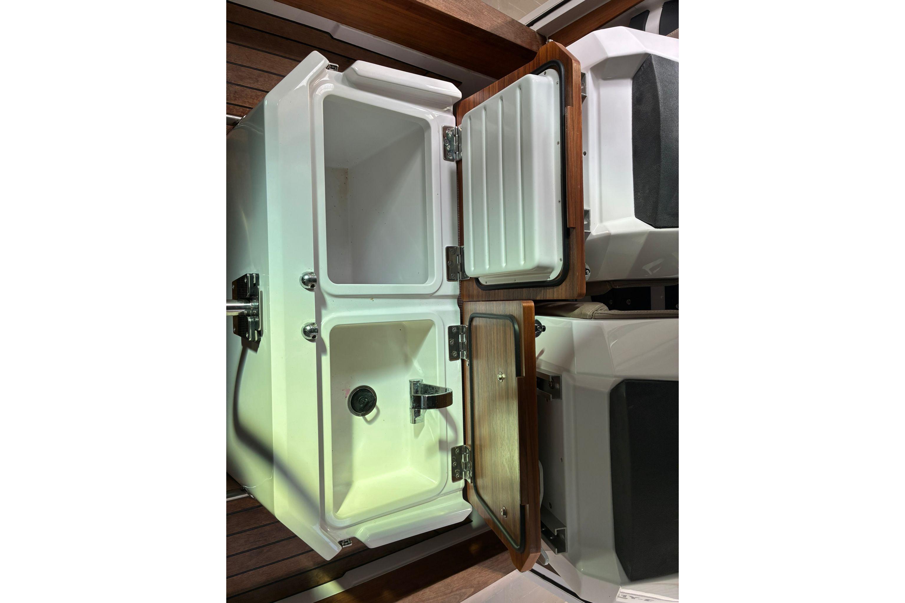 Axopar 28 CABIN