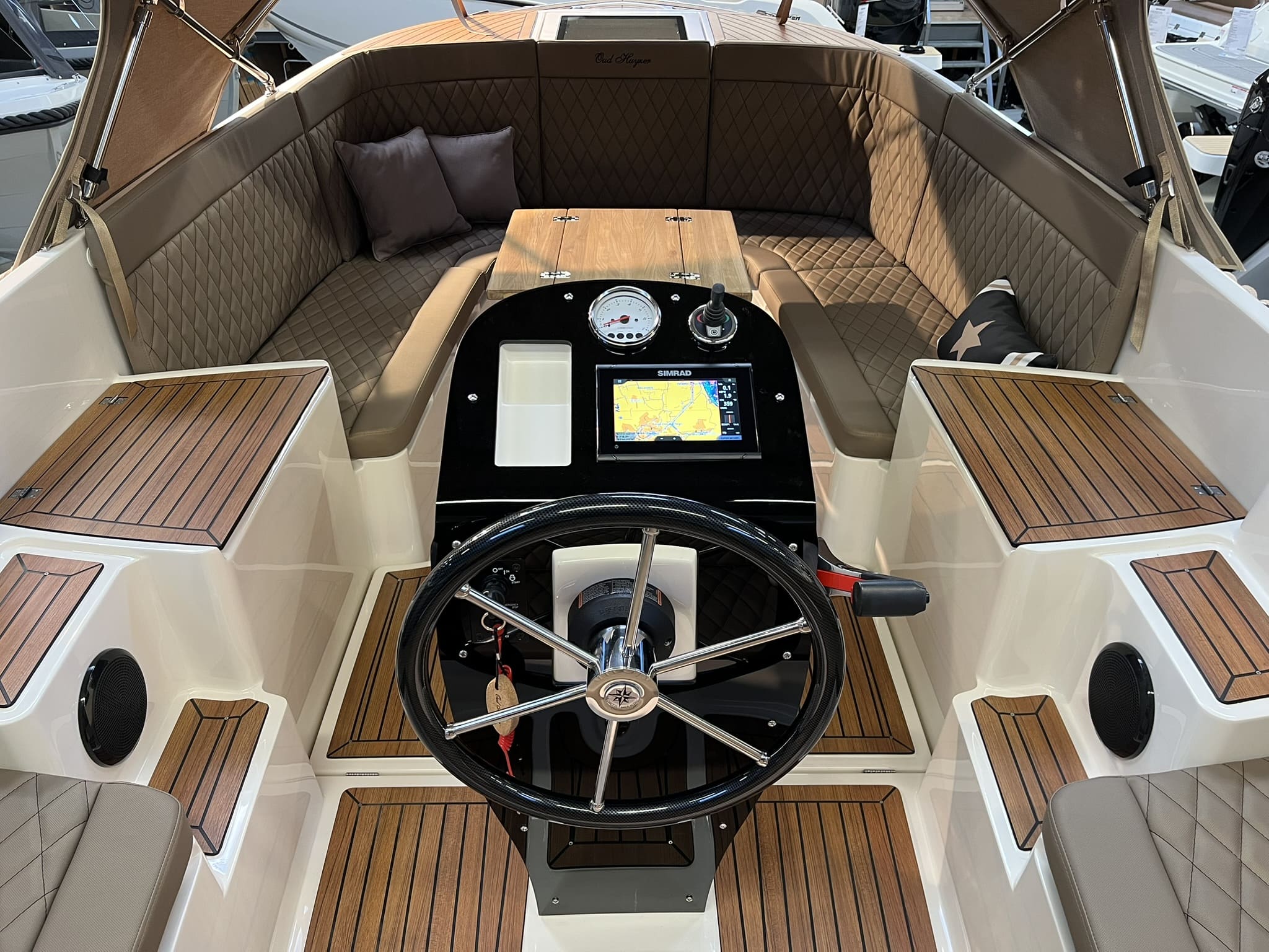 Oud-huijzer 740 Tender