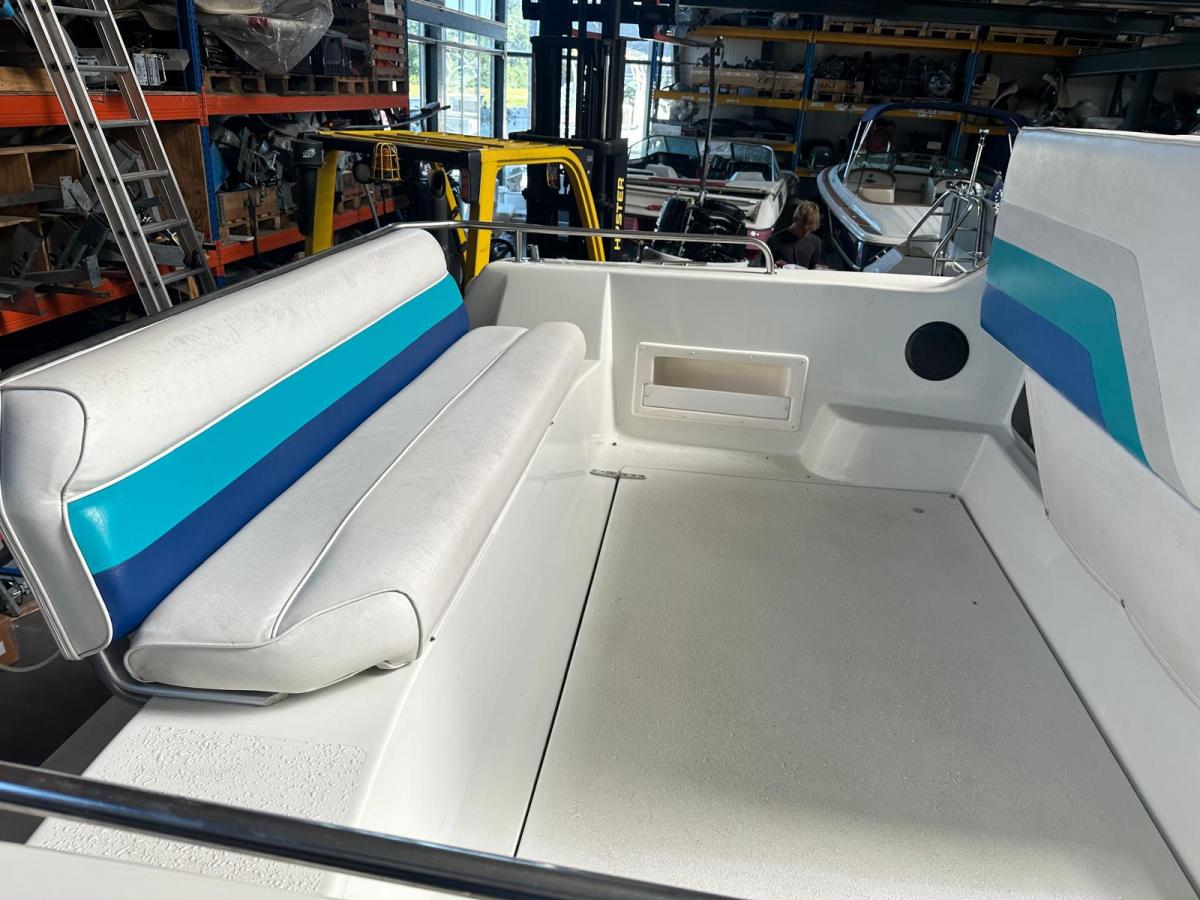 Rinker 260 FIESTA FEE