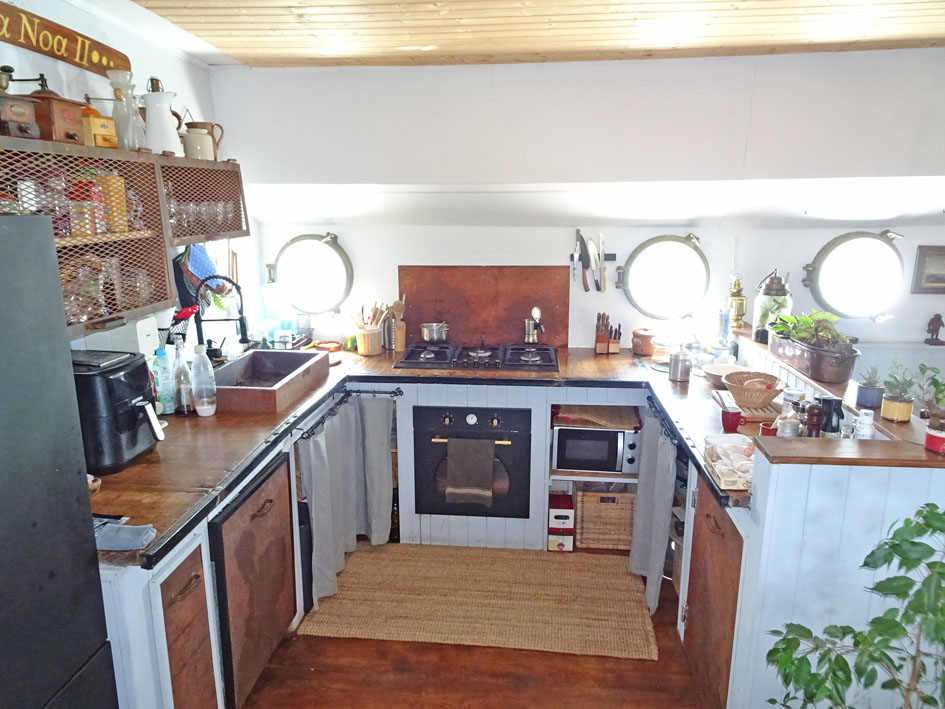 Spits Varend Woonschip 30.53 met UBC