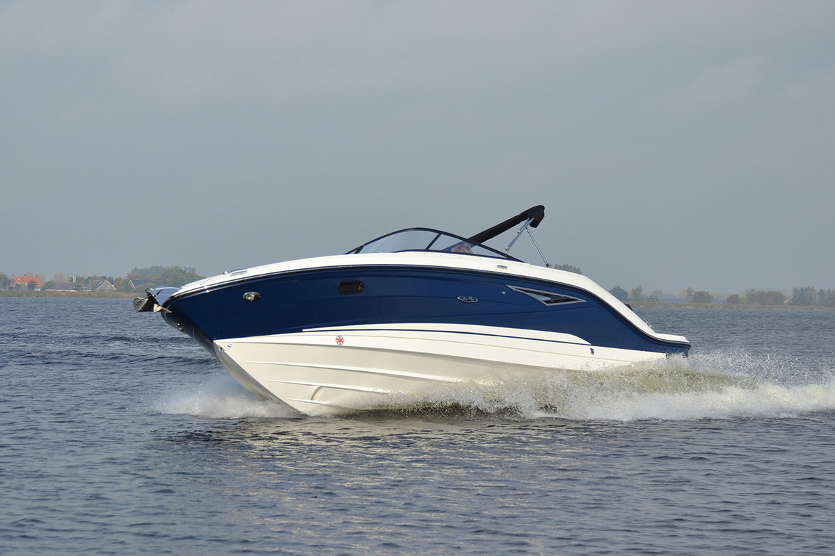 Sea Ray Sun Sport 250