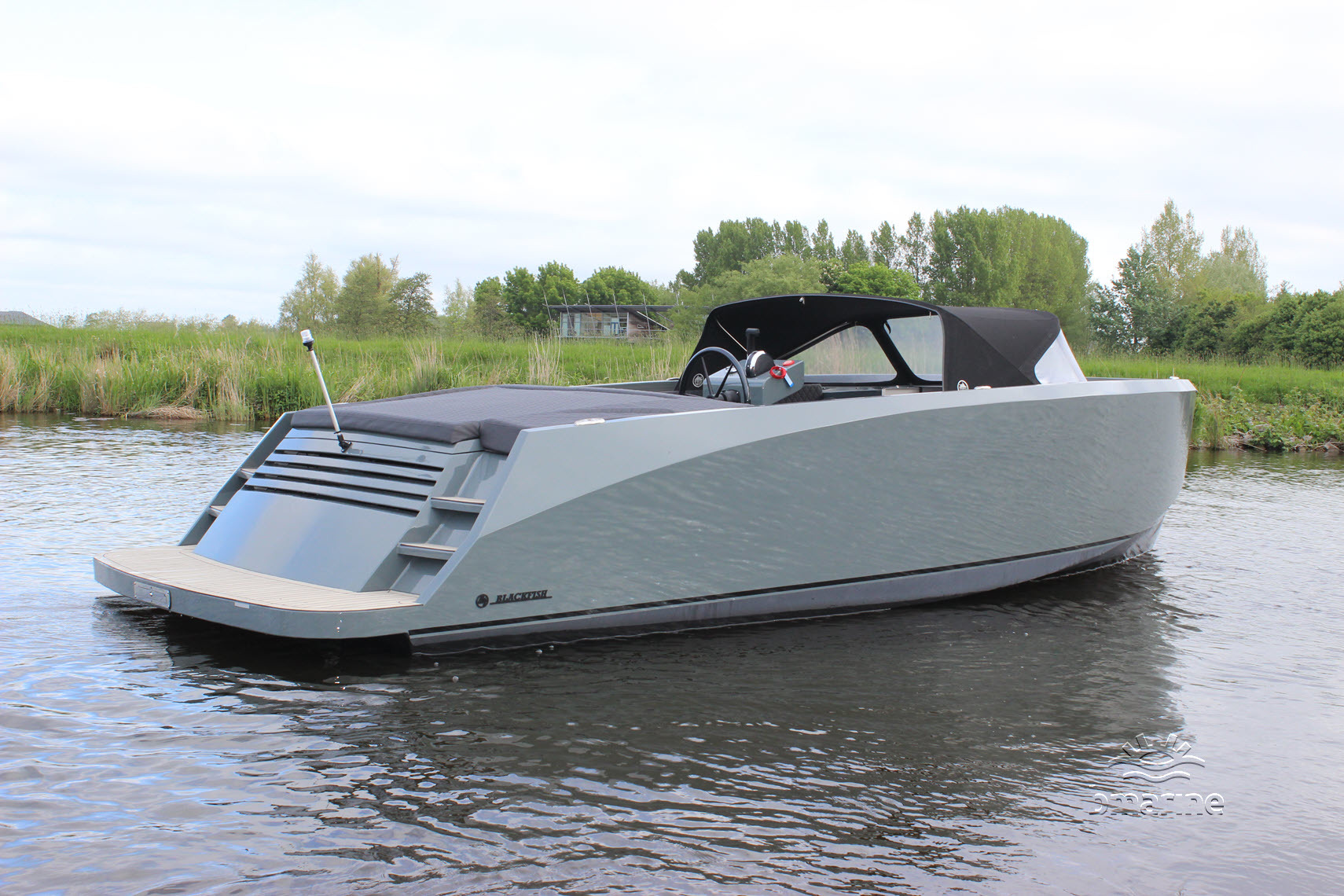 Blackfish Reallife 750 Cabin