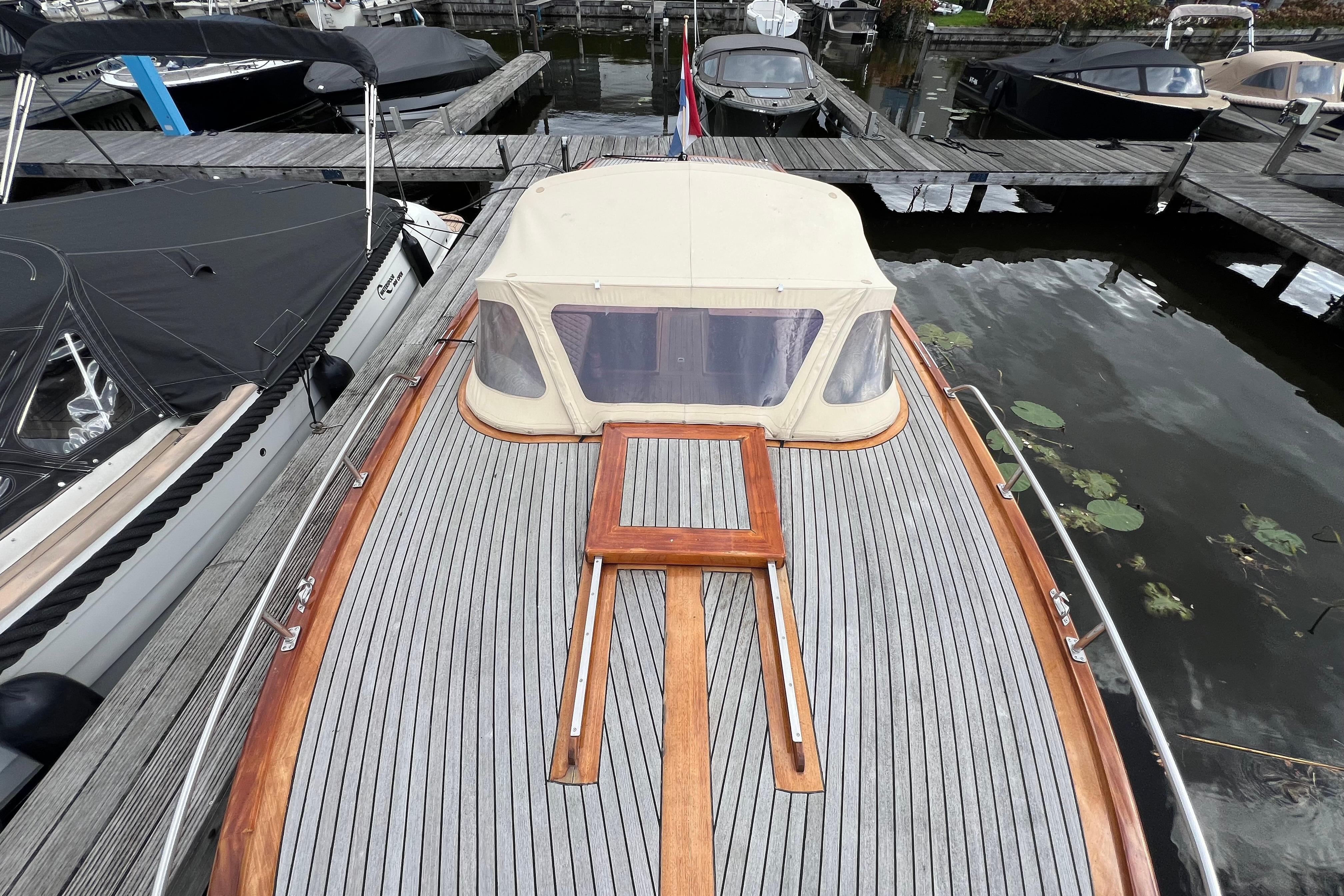 Beaver Yachts 28 Picknick Lounge