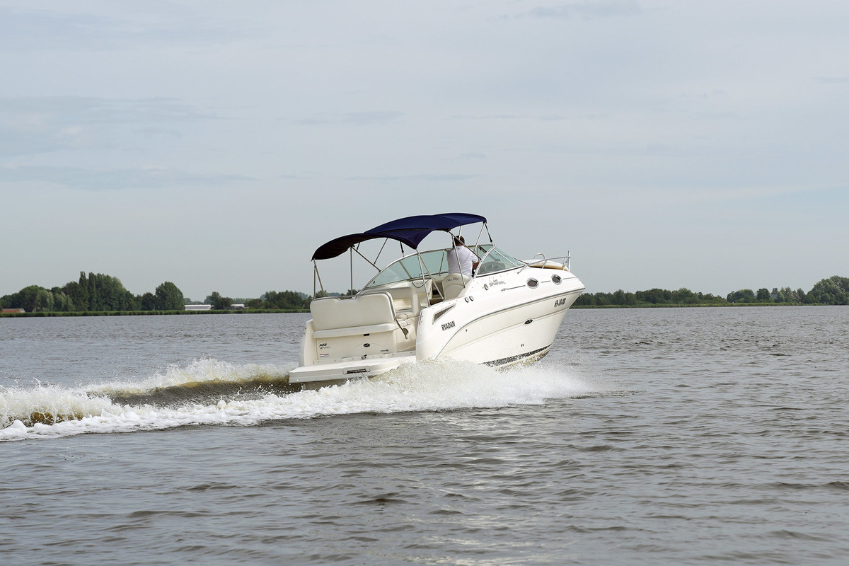 Sea Ray 255 Sundancer