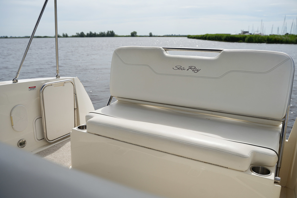 Sea Ray 255 Sundancer