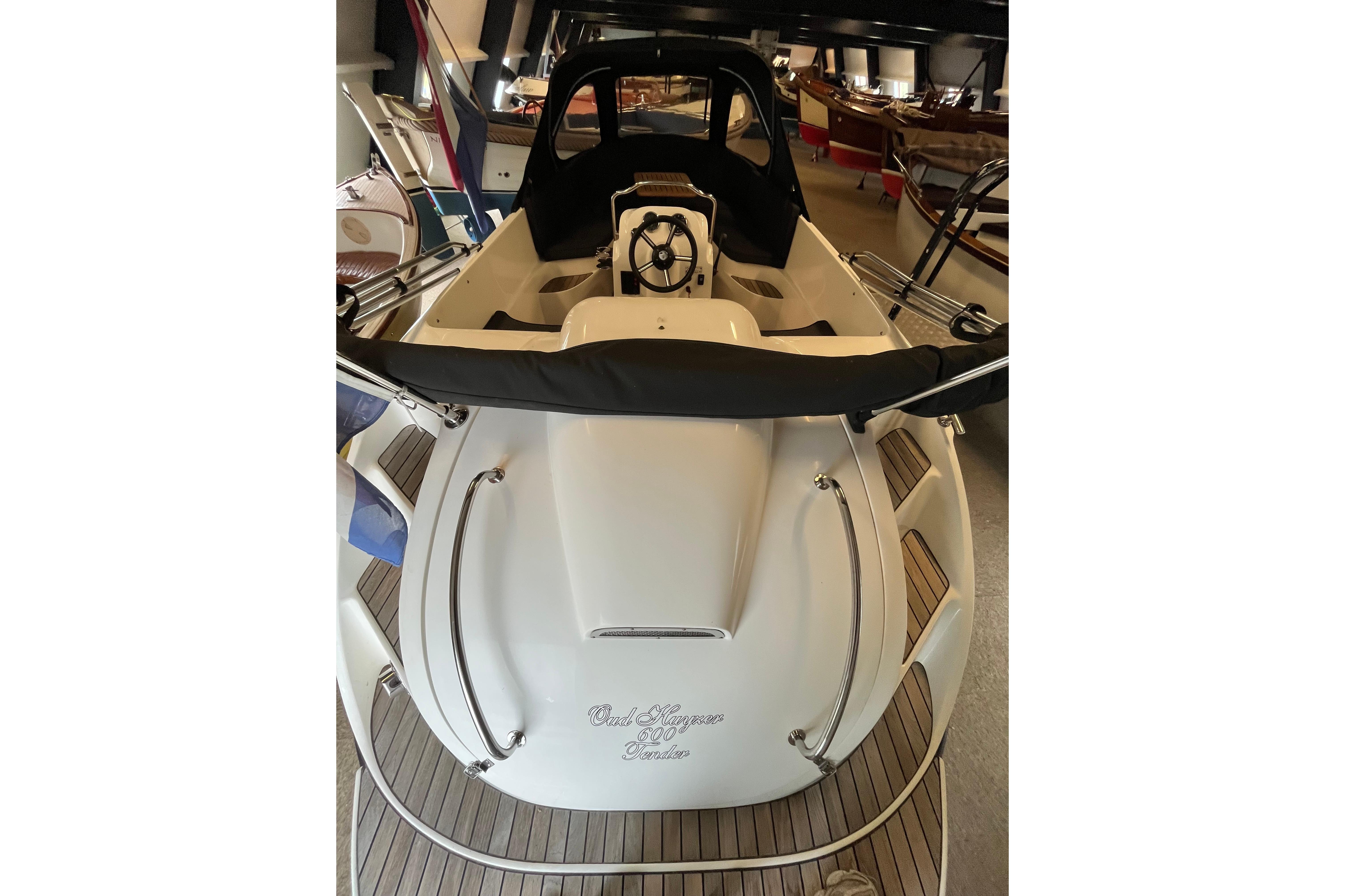 Oud Huijzer 600 Tender