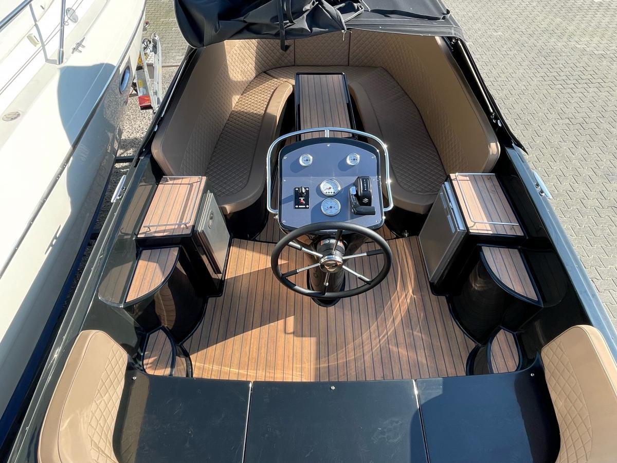 Primeur 710 Tender met Boegschroef