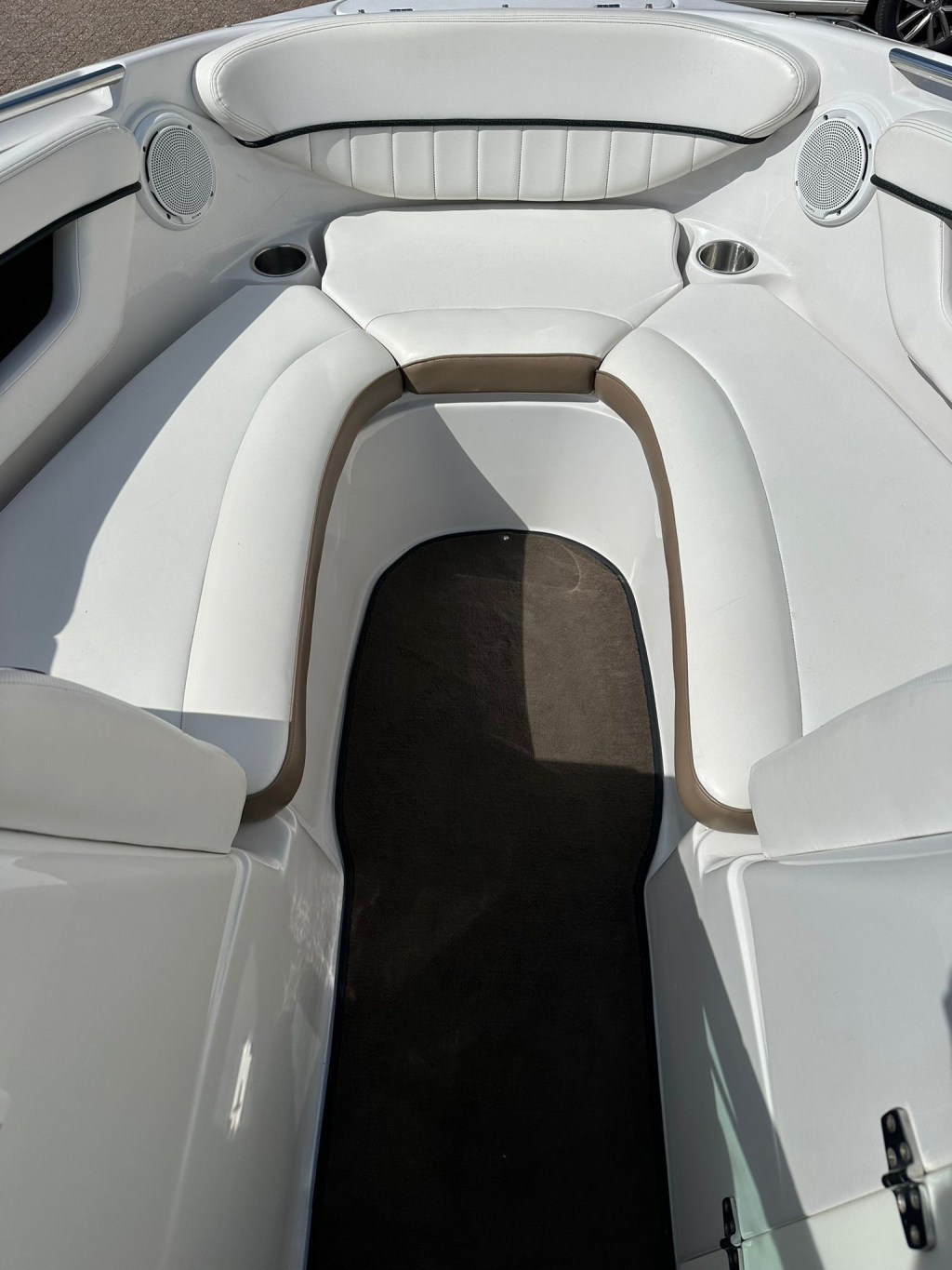 Four Winns H240