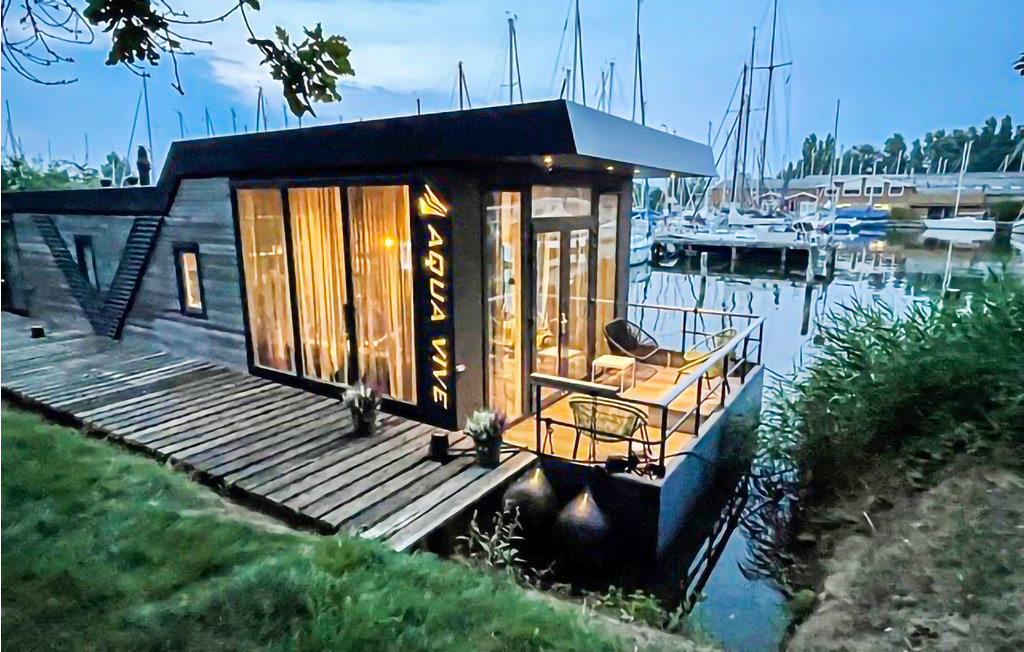 Aquavive Houseboat 1500 Met Vaste Overneembare Ligplaats In Warns
