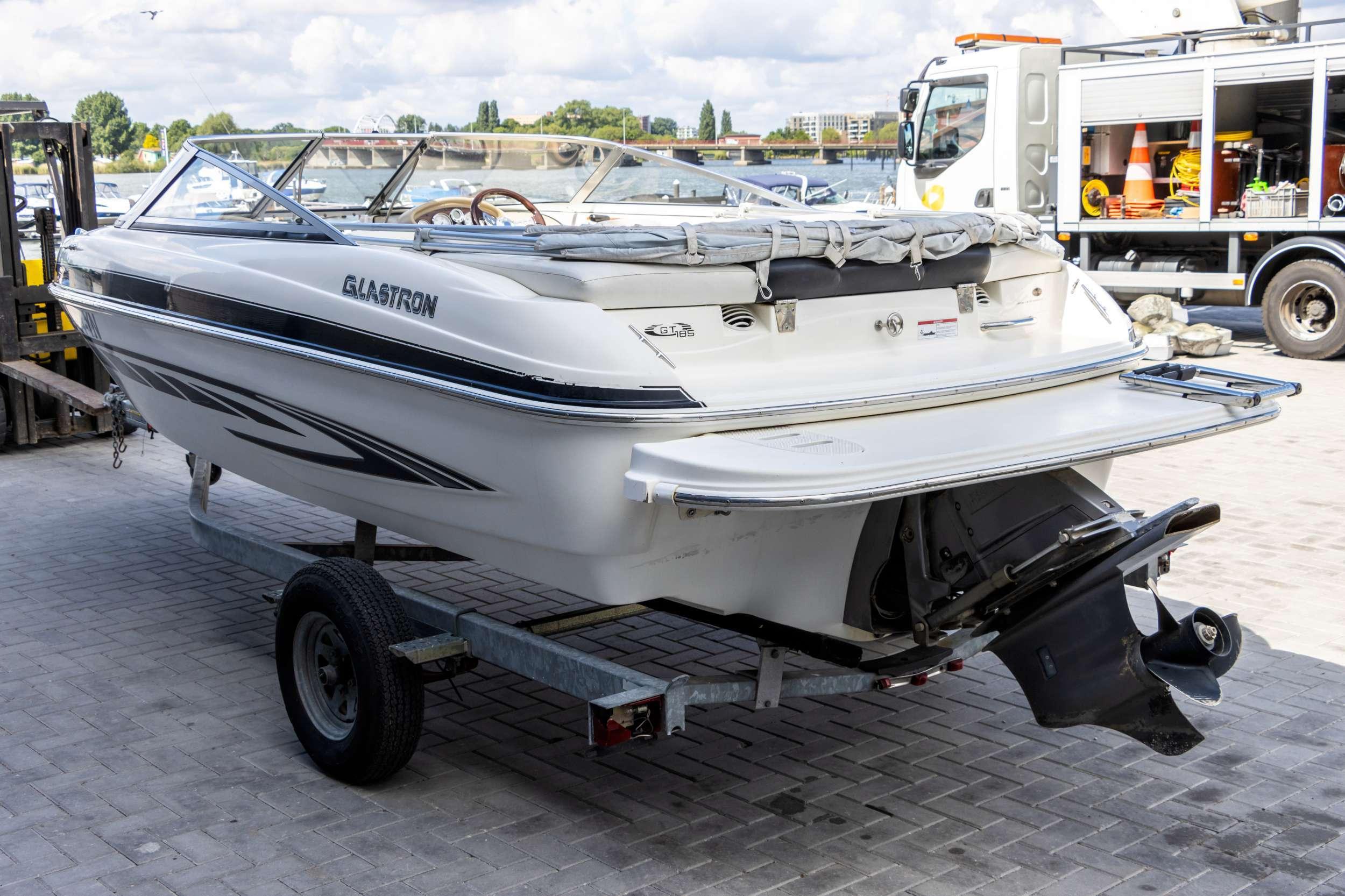Glastron GT 185