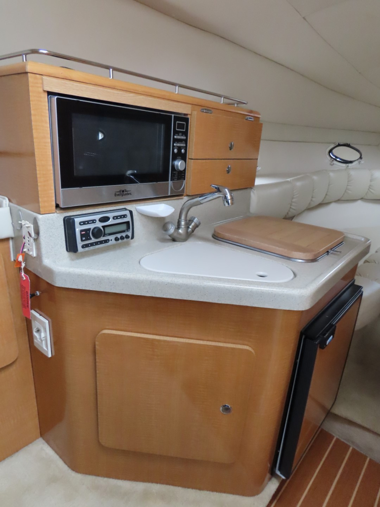 Larson Cabrio 274