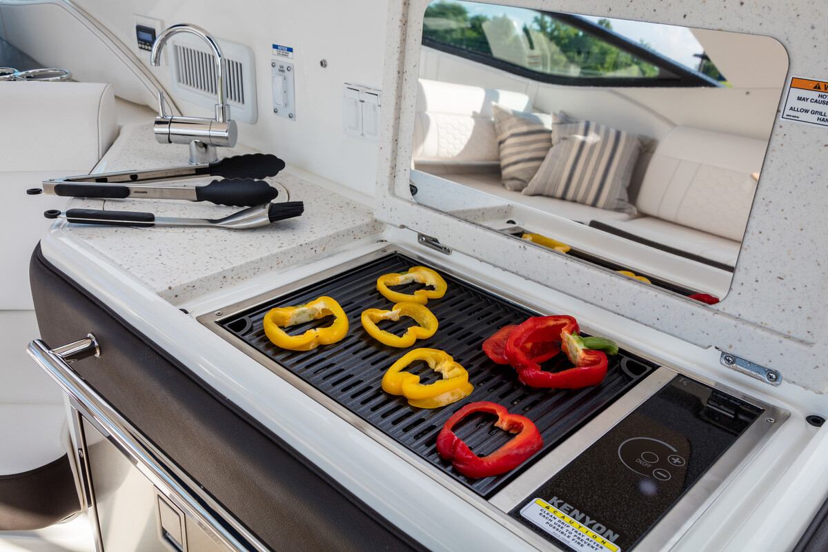 Sea Ray Sundancer 320 OB