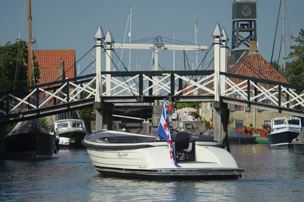 Waterspoor 777 Aviator DE GROOTSTE SLOEPENSHOWROOM VAN NEDERLAND