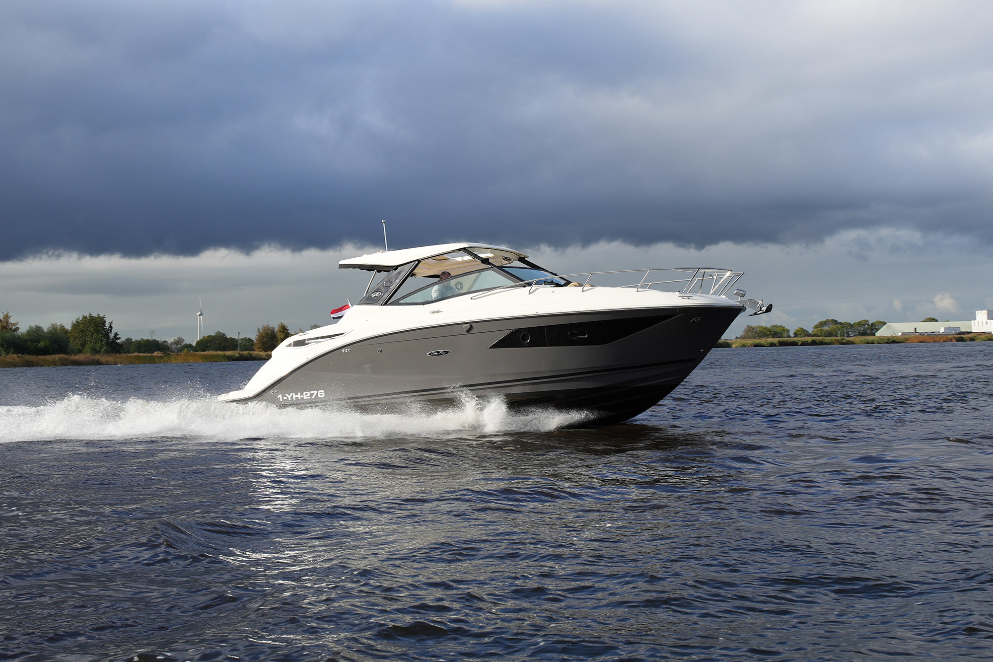 Sea Ray Sundancer 320