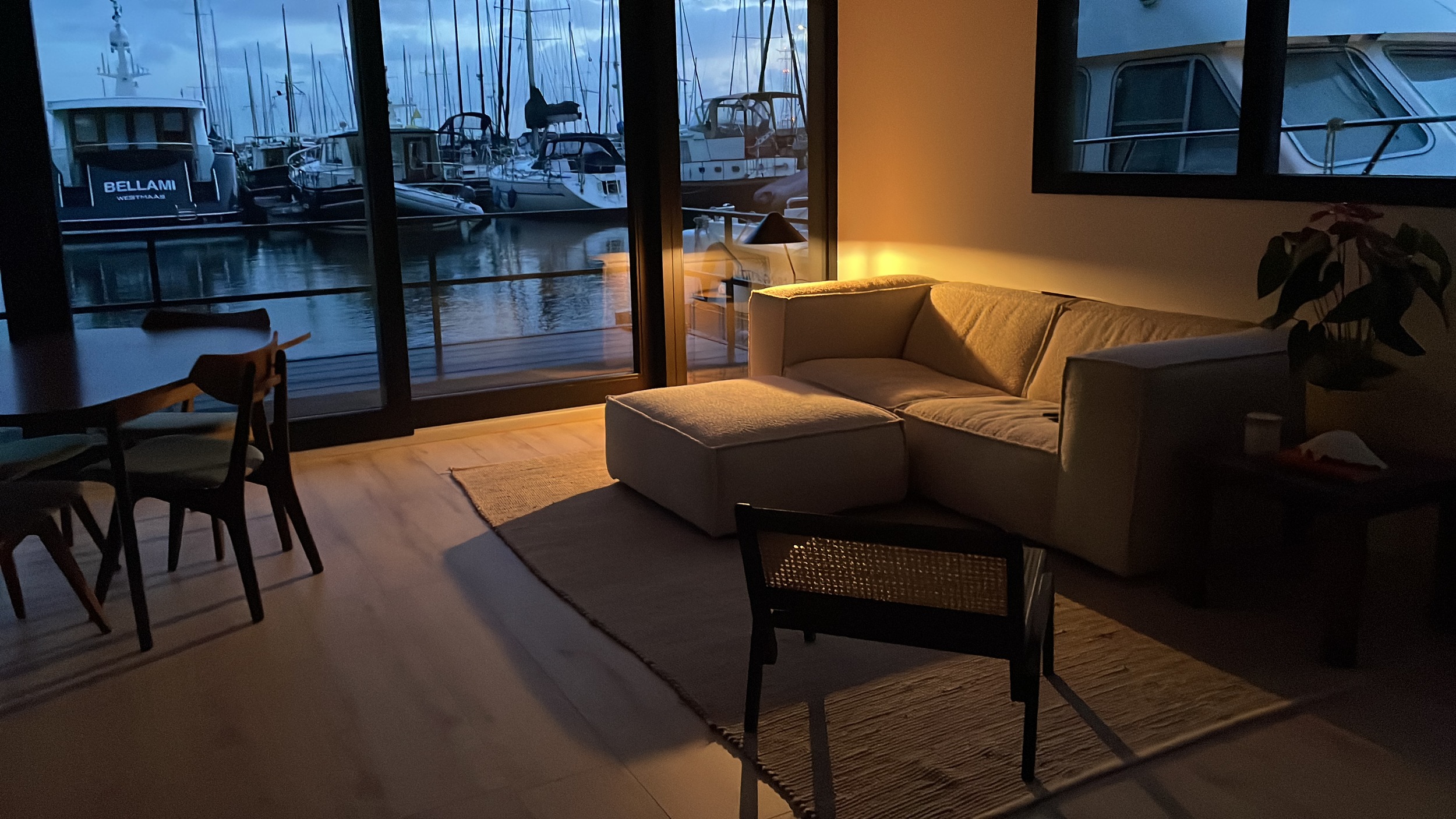 TMB60eco Houseboat Bij Rotterdam Ligplaats