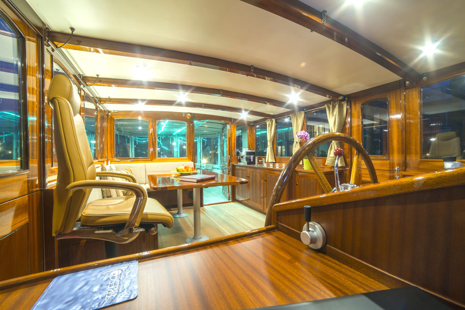 Luxe Motor Cruise 19.75