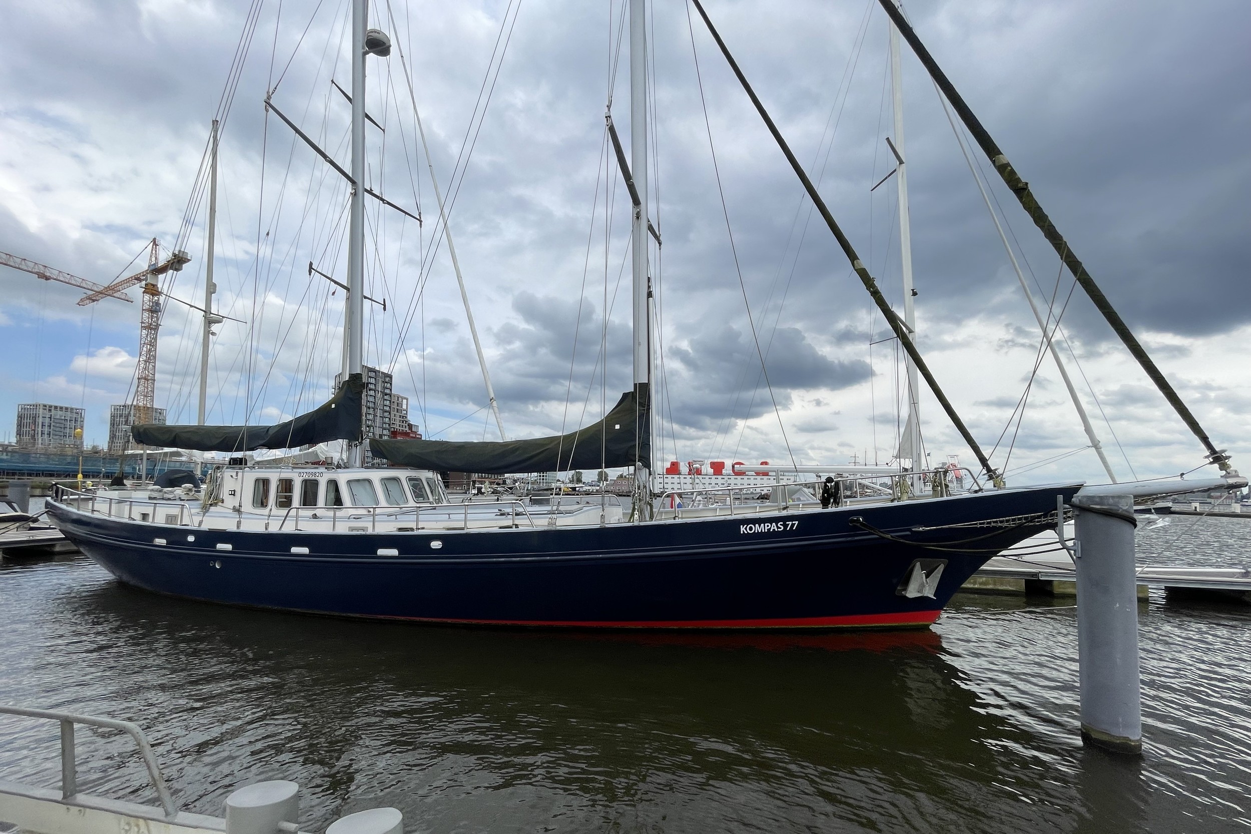 Dykstra Schooner 77, Midzwaard