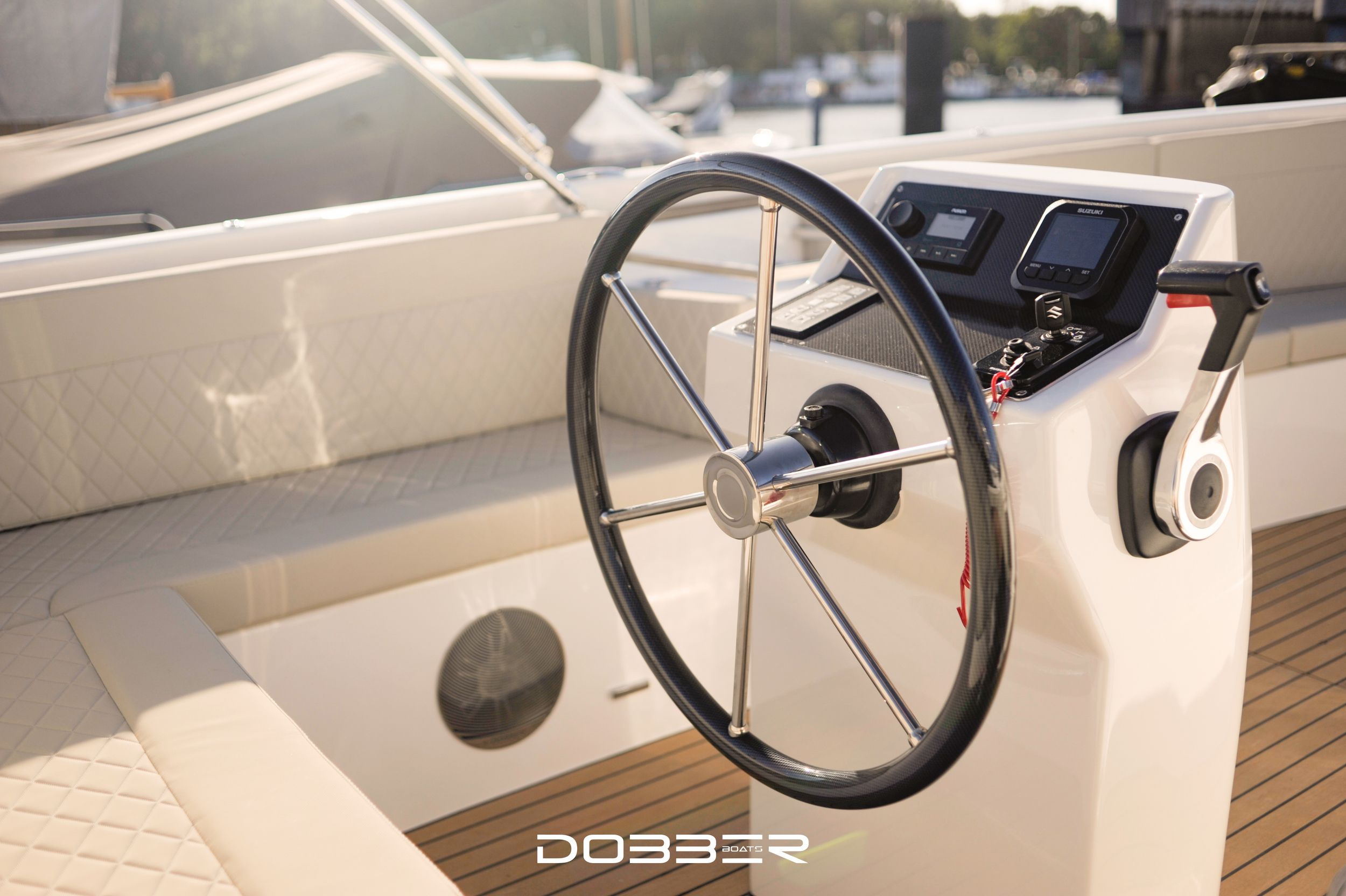DOBBER 750 Tender