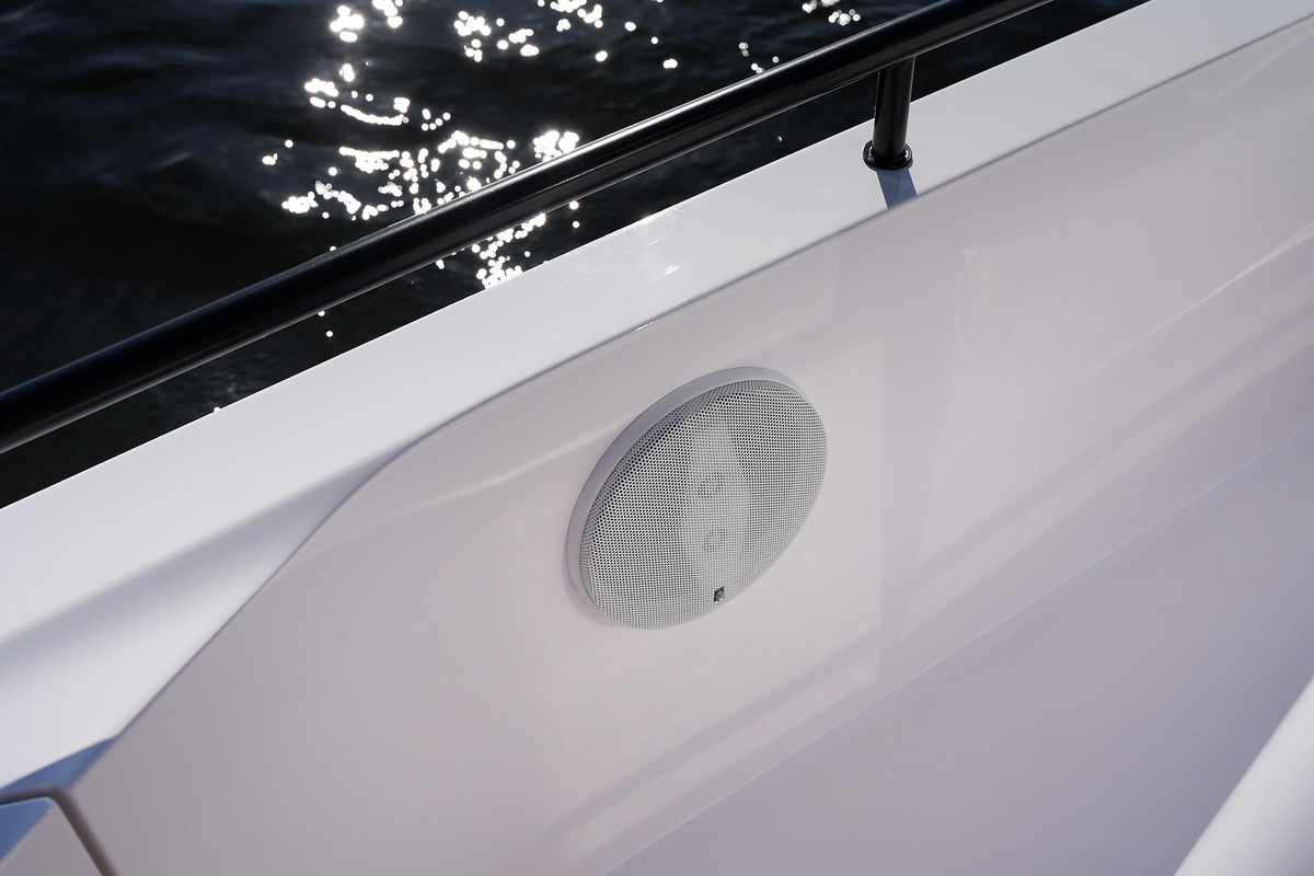 Axopar 37 XC Cross Cabin Mediterrana Edition