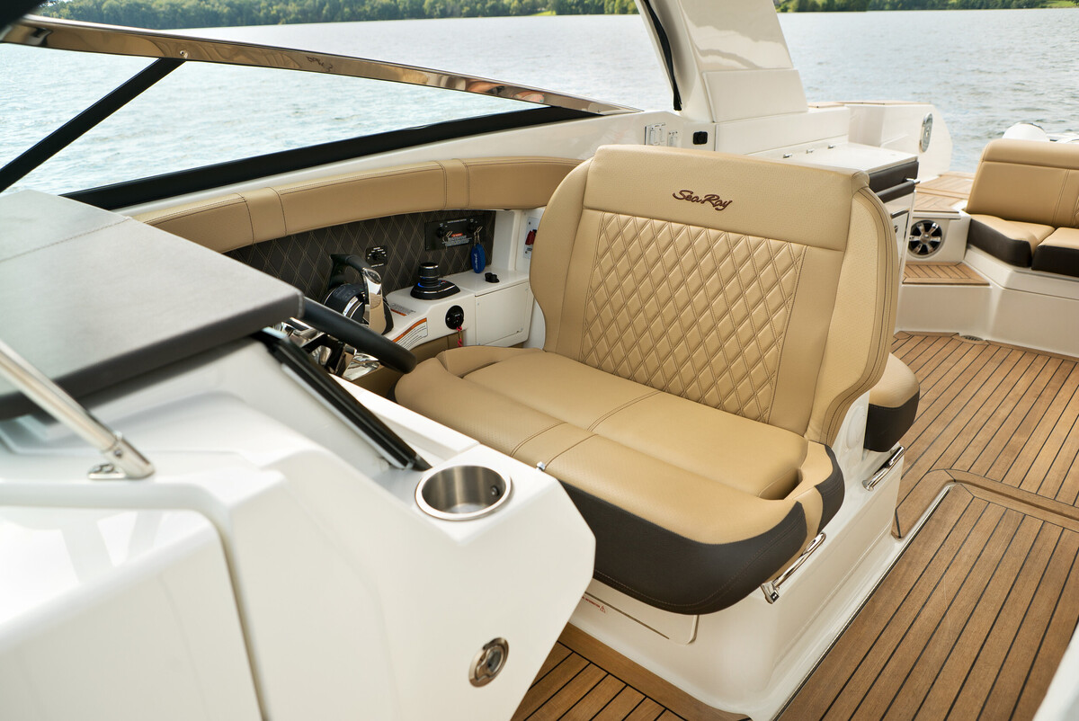 Sea Ray SLX 350 Outboard