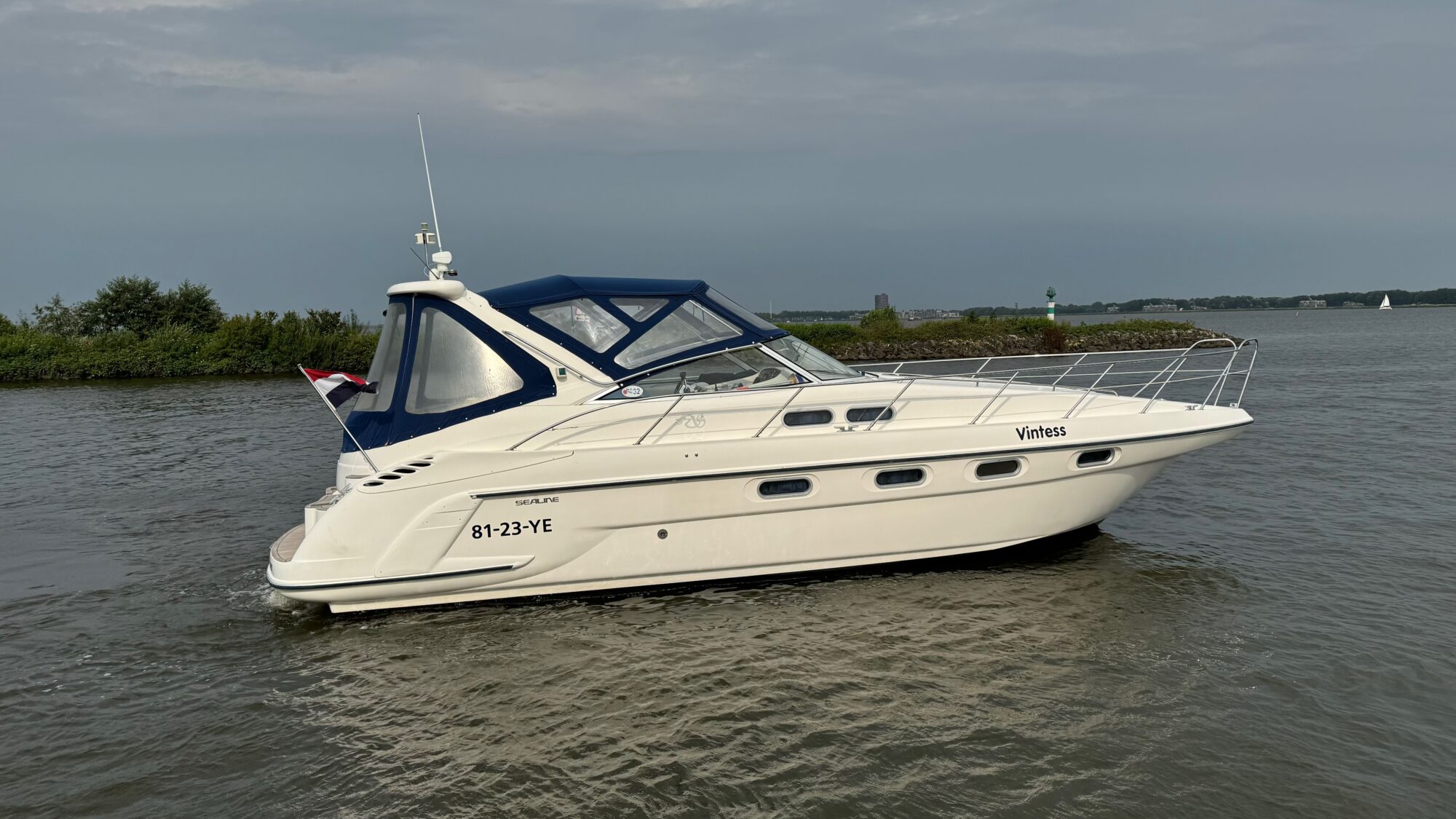 Sealine S37