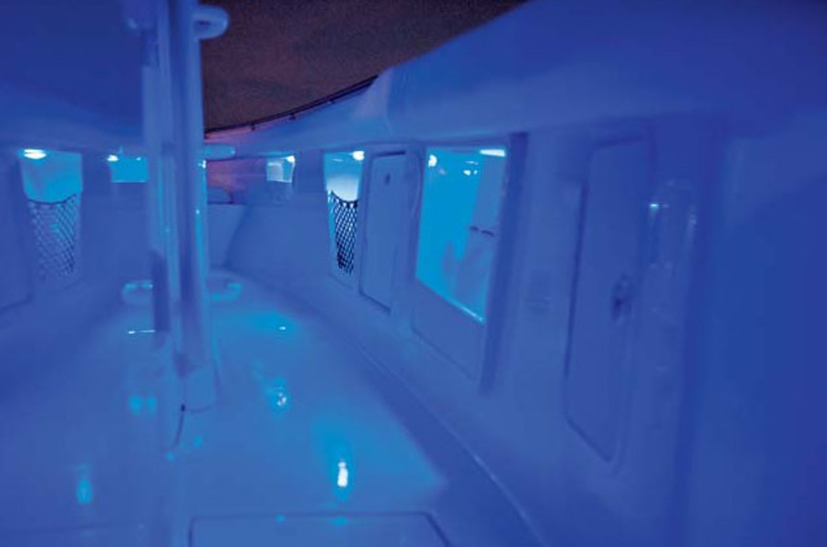 Boston Whaler 380 Outrage