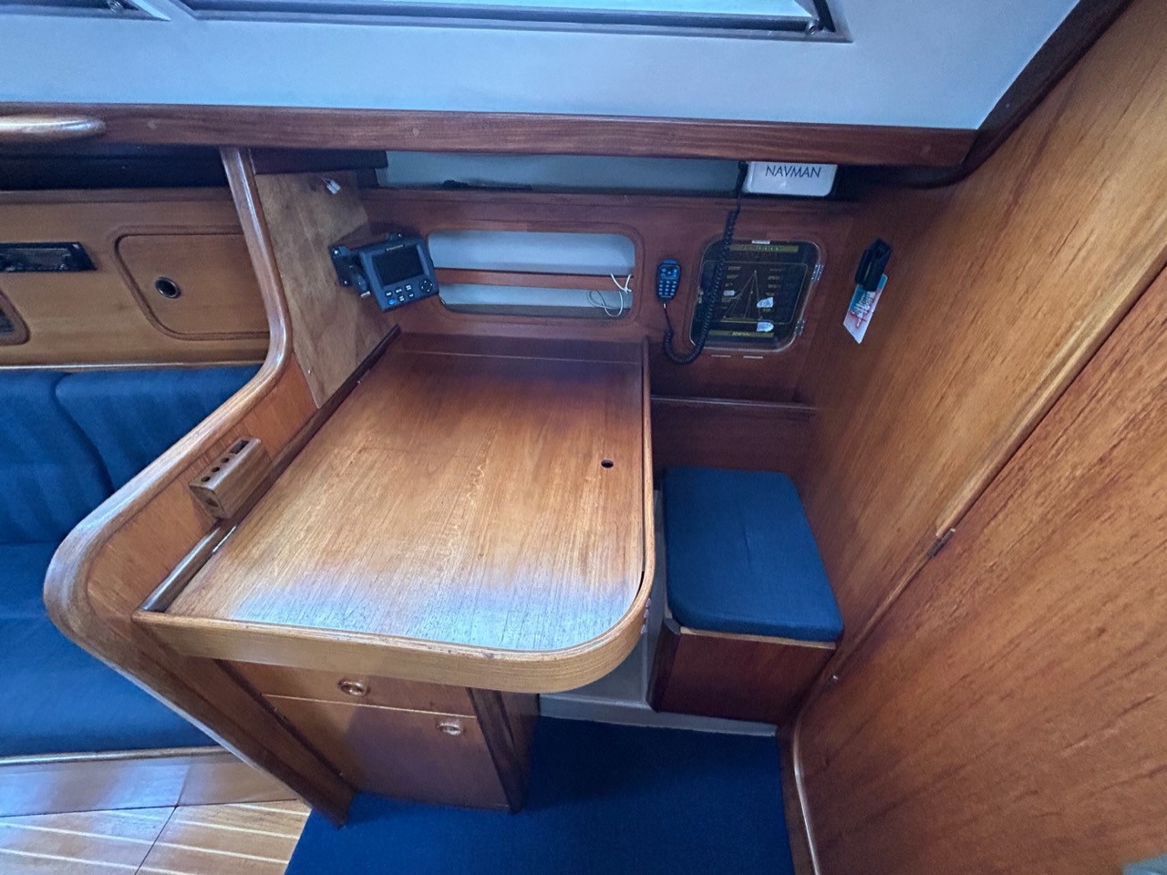 Beneteau First 325