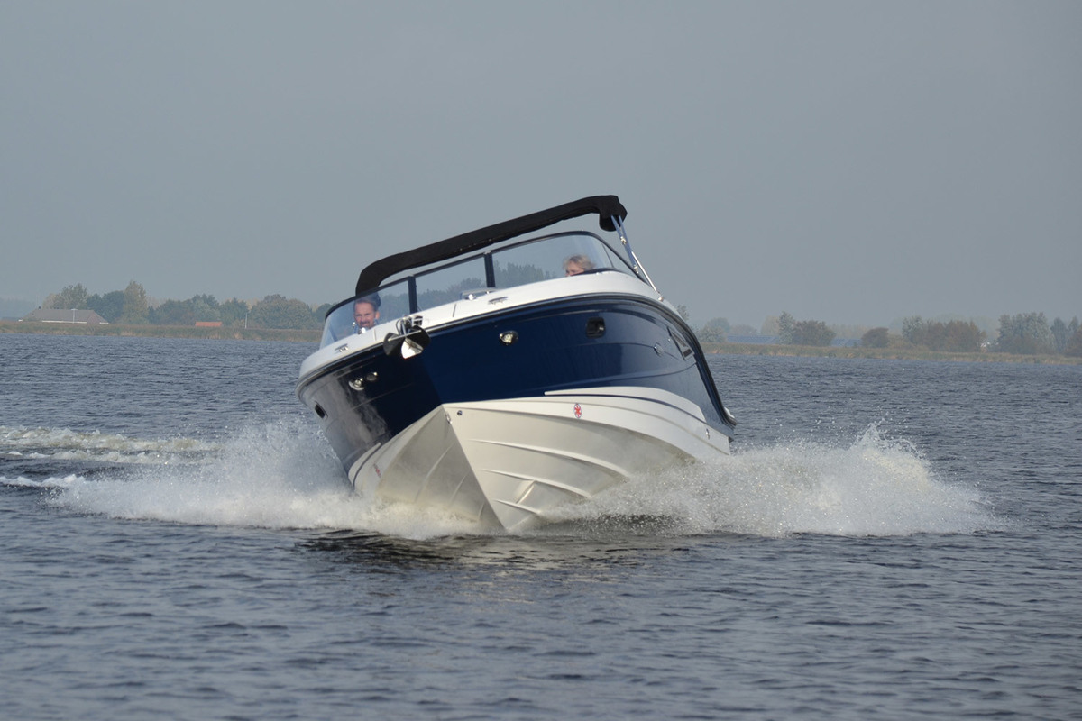 Sea Ray Sun Sport 250