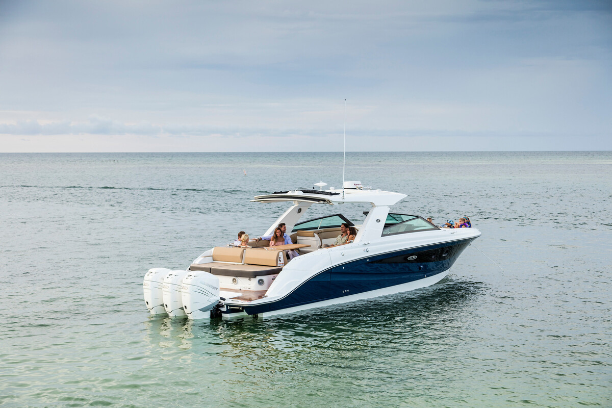 Sea Ray SLX 400 Outboard