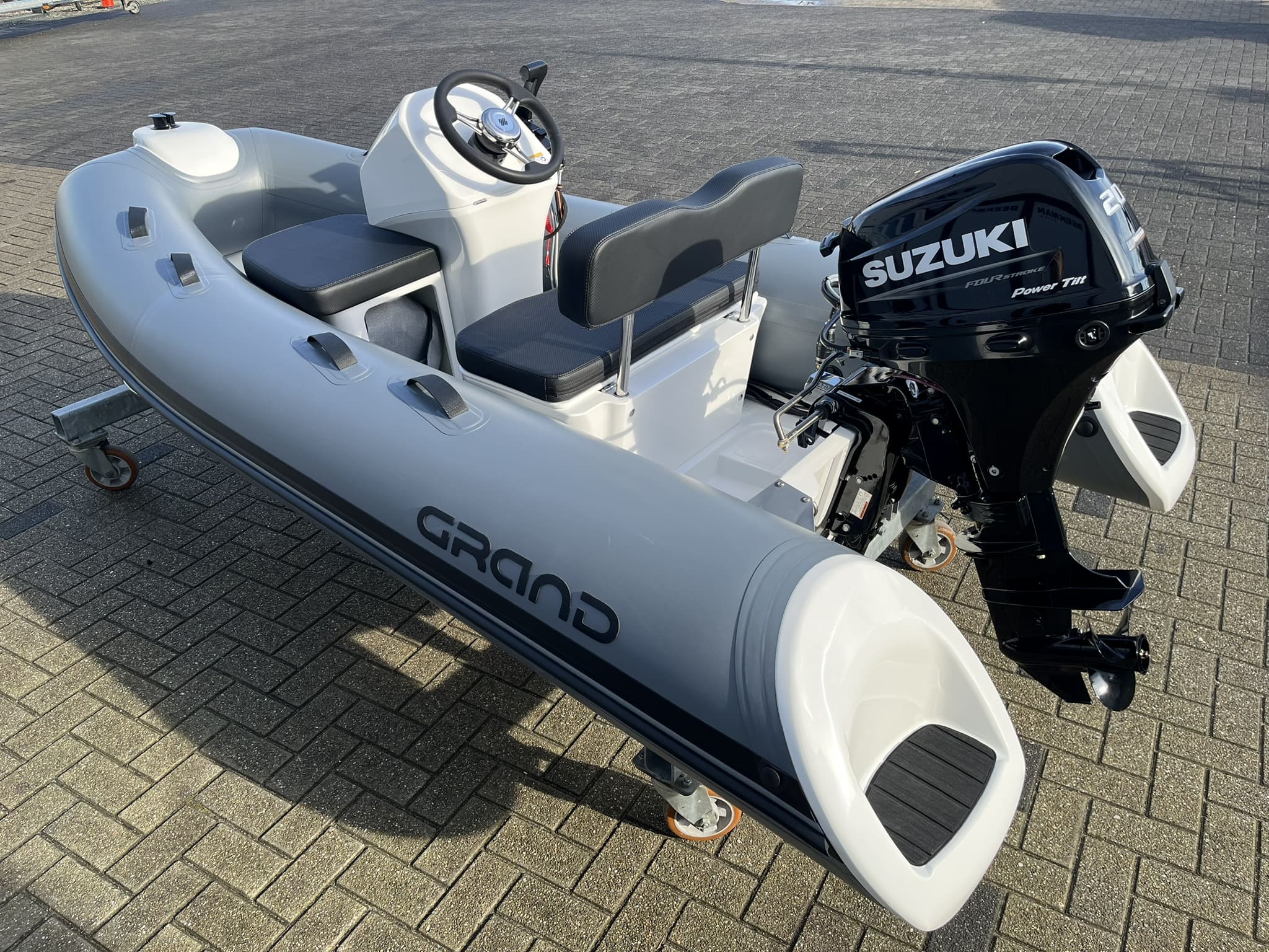 Grand Silver Line 330 de Luxe