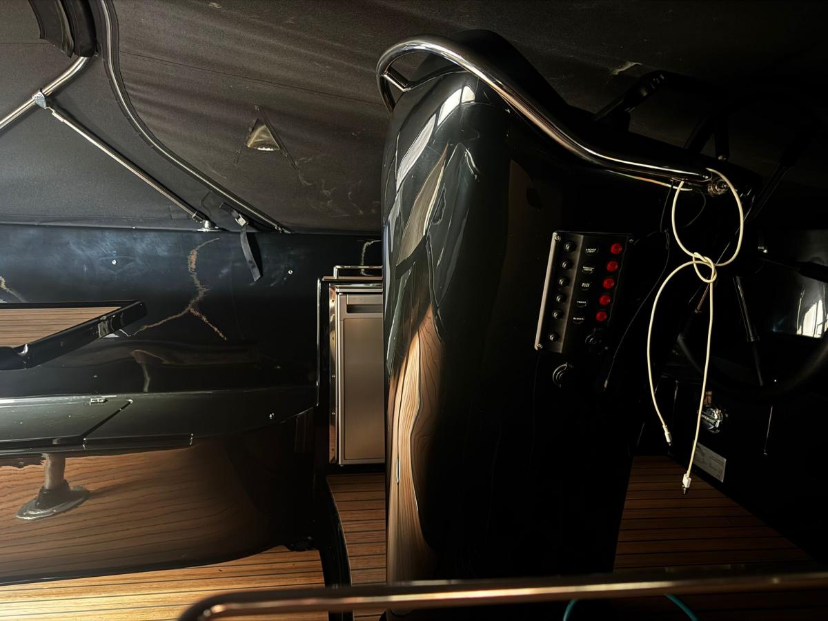 Primeur 710 Tender met Boegschroef