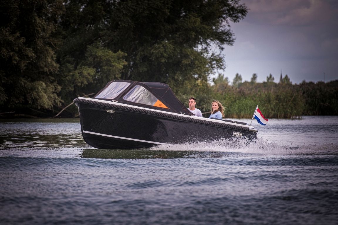 Maxima 600 tender