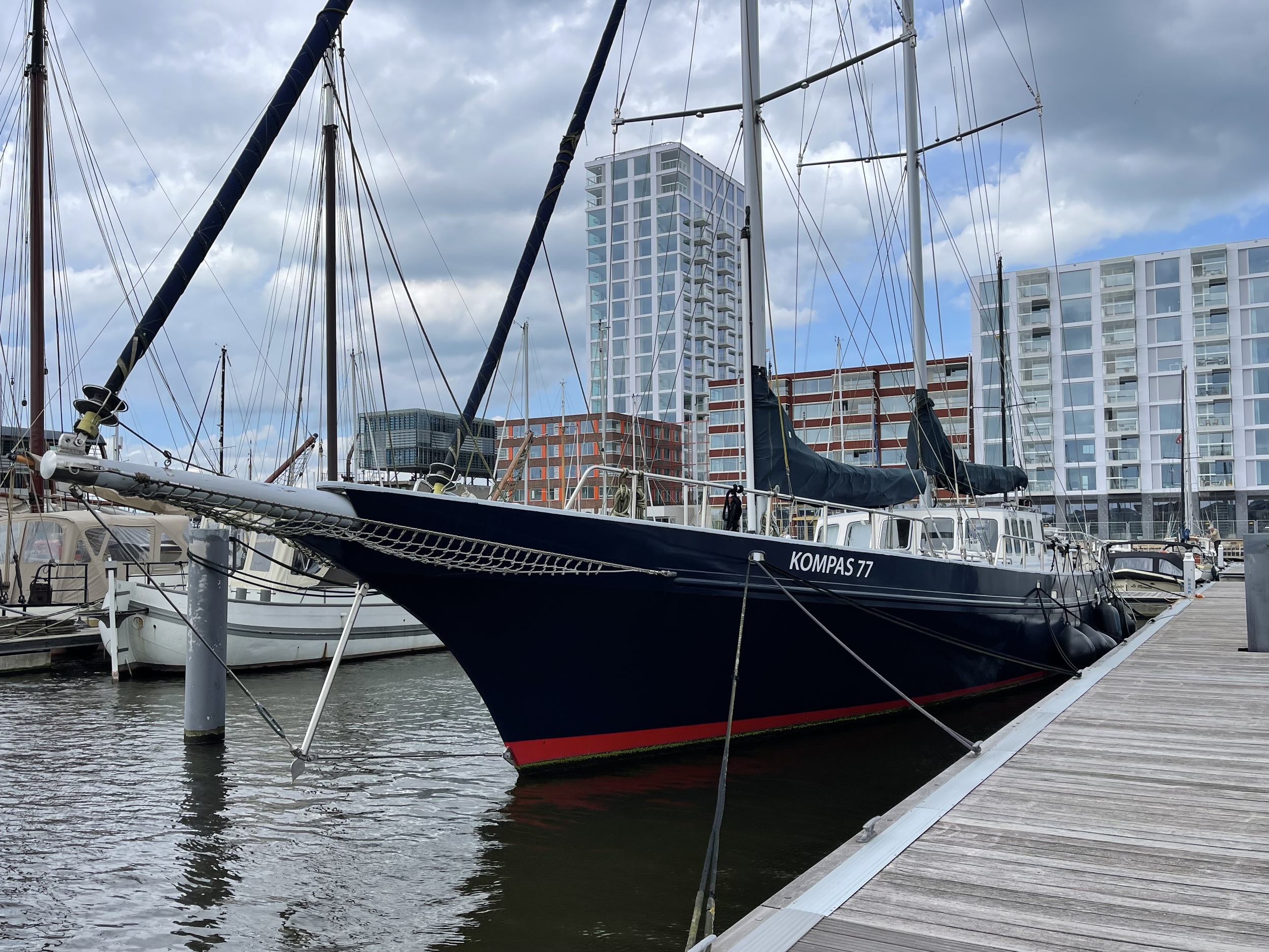 Dykstra Schooner 77, Midzwaard