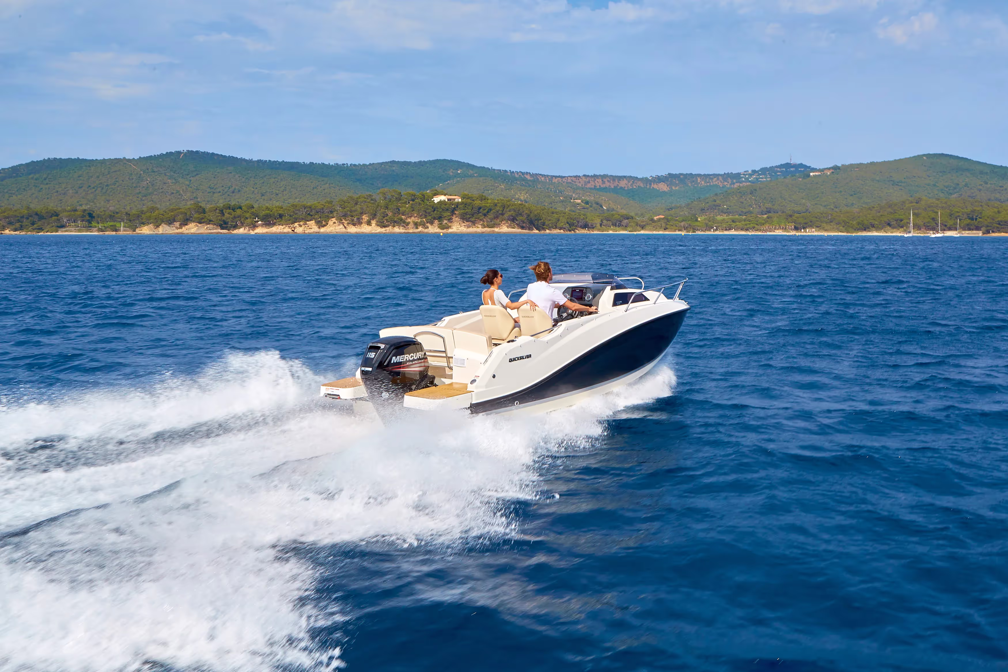 Quicksilver 555 Cabin