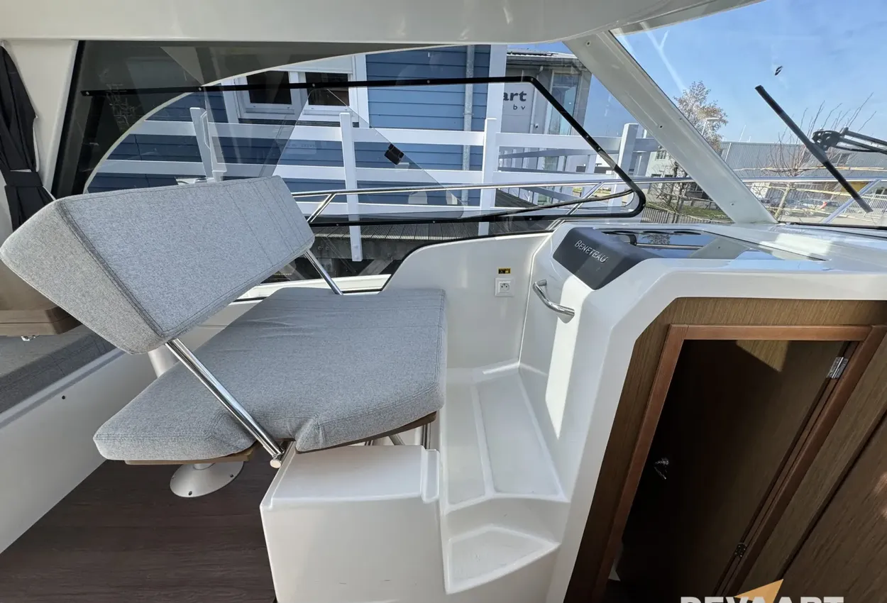 Beneteau Antares 9
