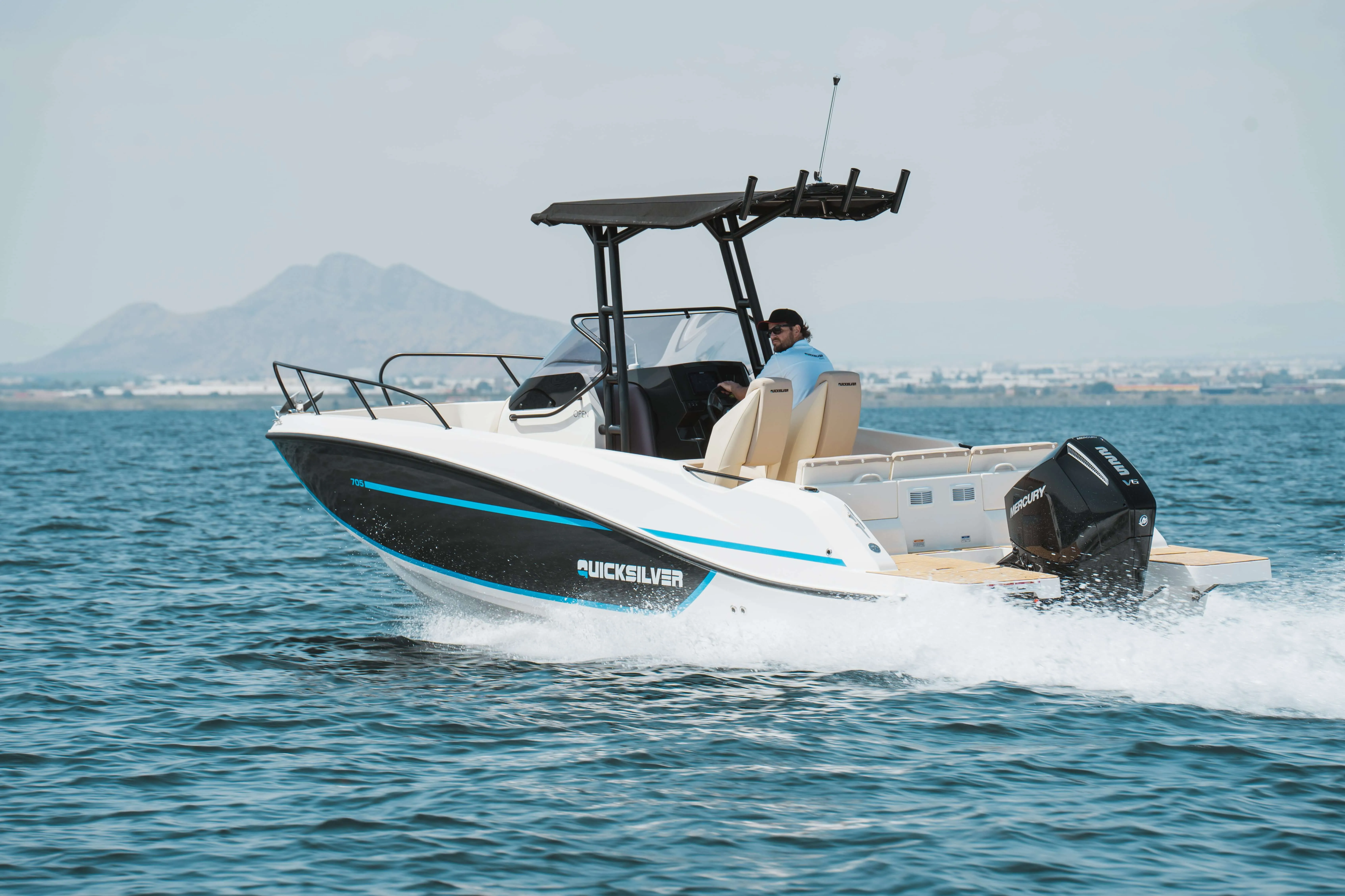 Quicksilver 705 Open