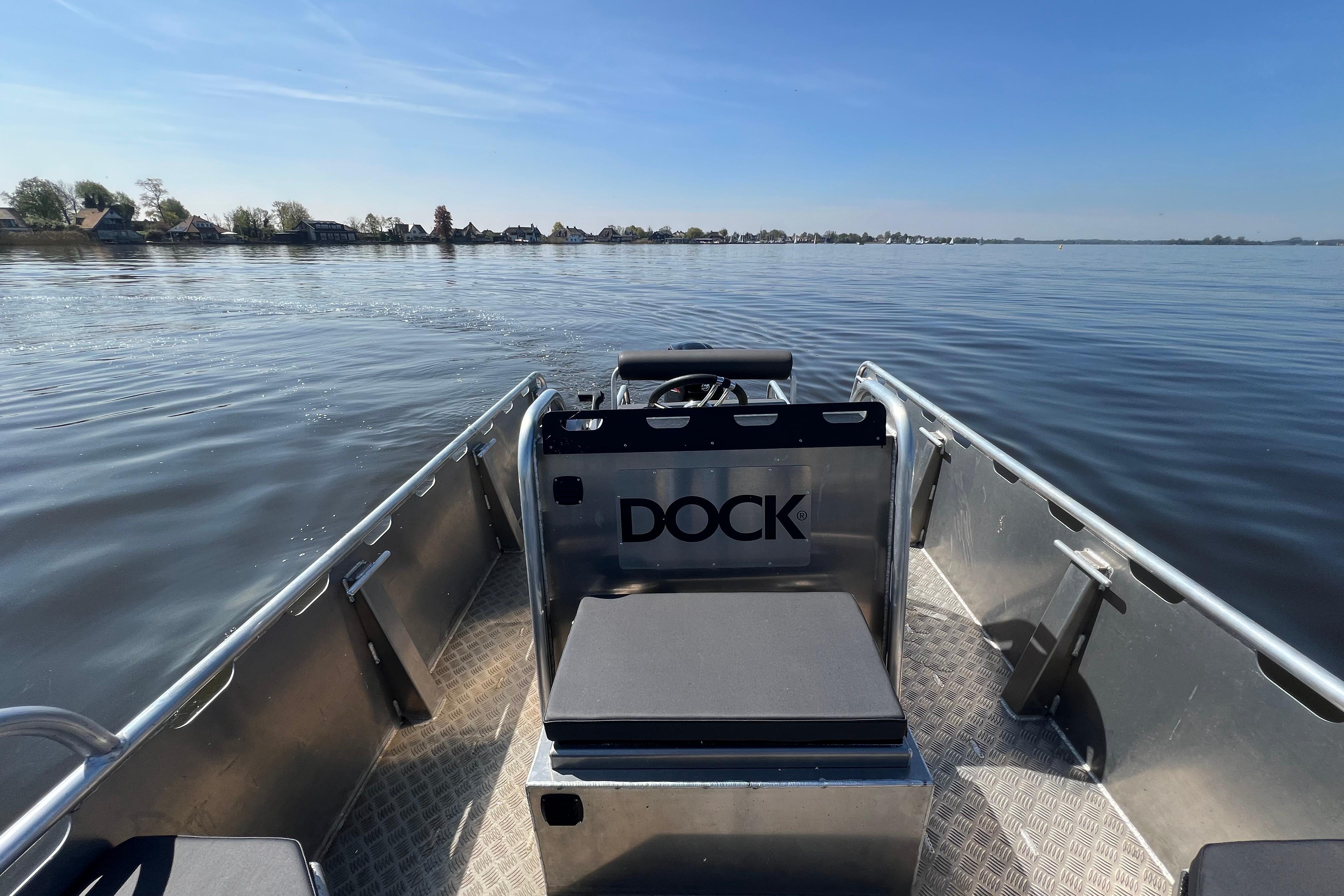 DOCK Steel 650