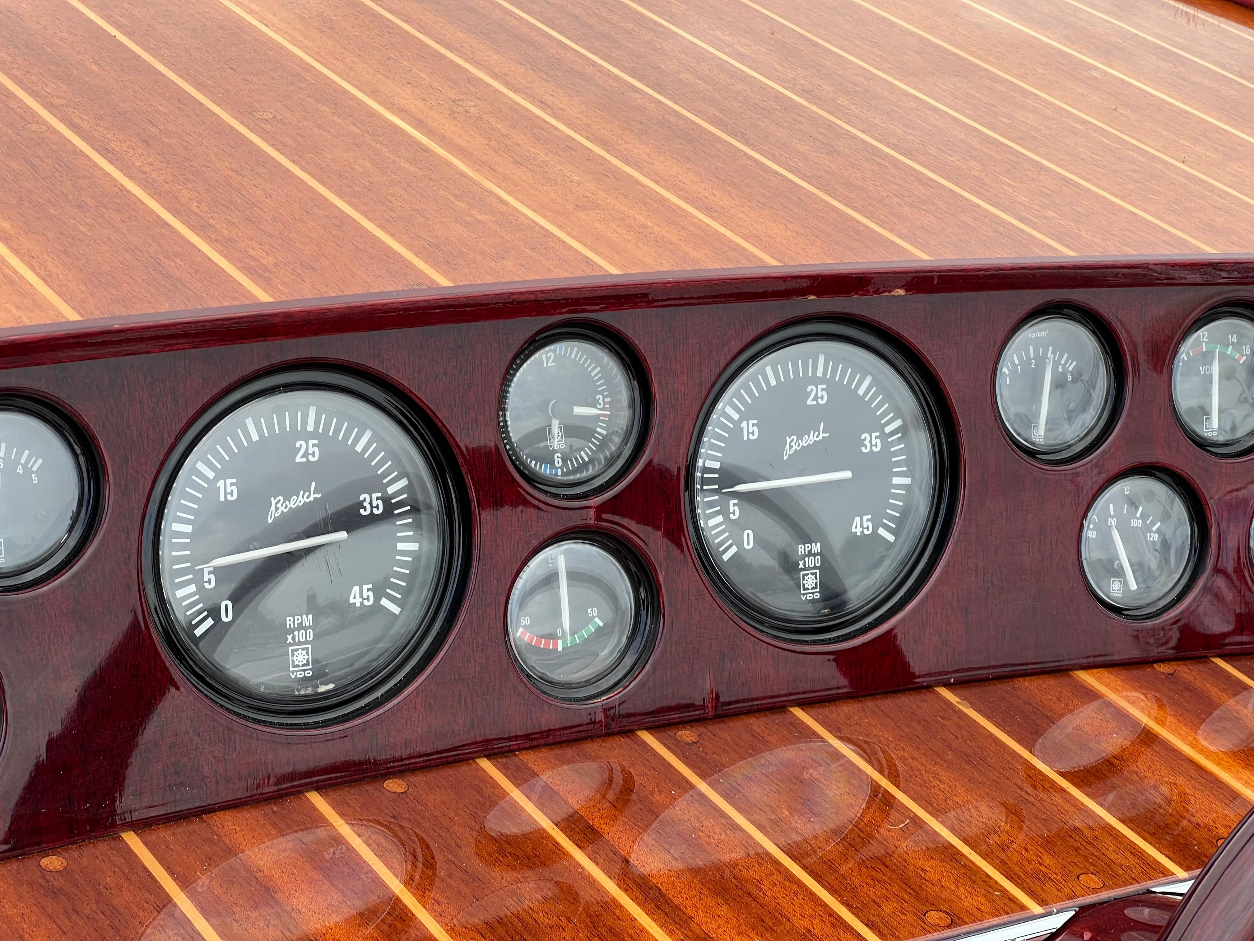 Boesch 850 Runabout Deluxe